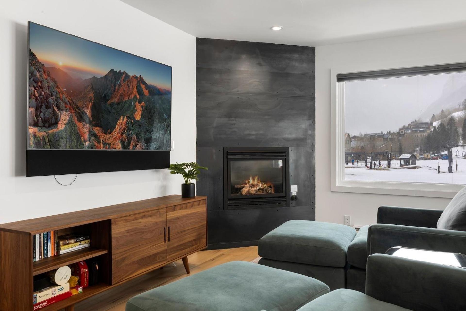 Sunny Condo, Box Canyon Views, Pool & Hot Tub Apartment *