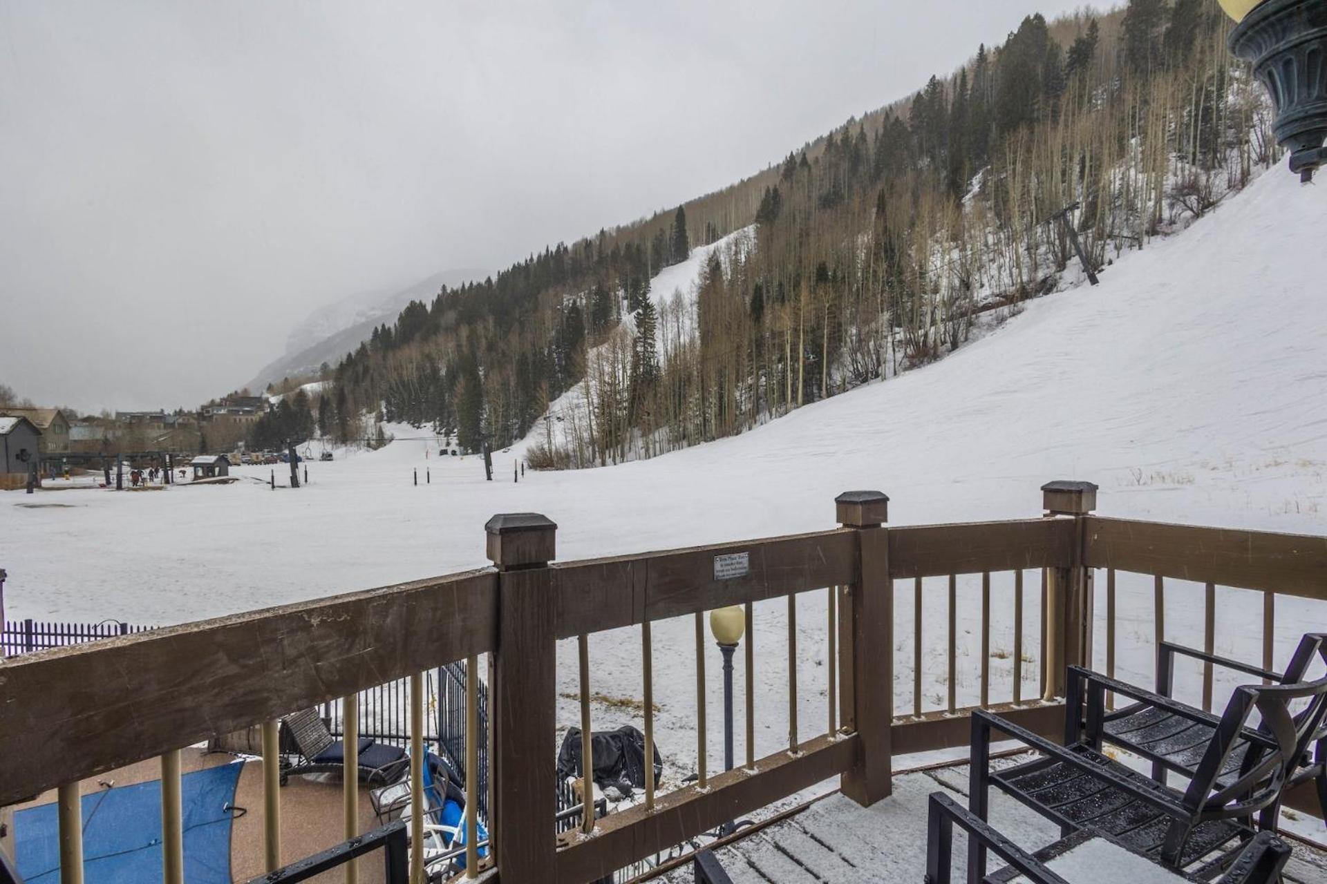 Sunny Condo, Box Canyon Views, Pool & Hot Tub