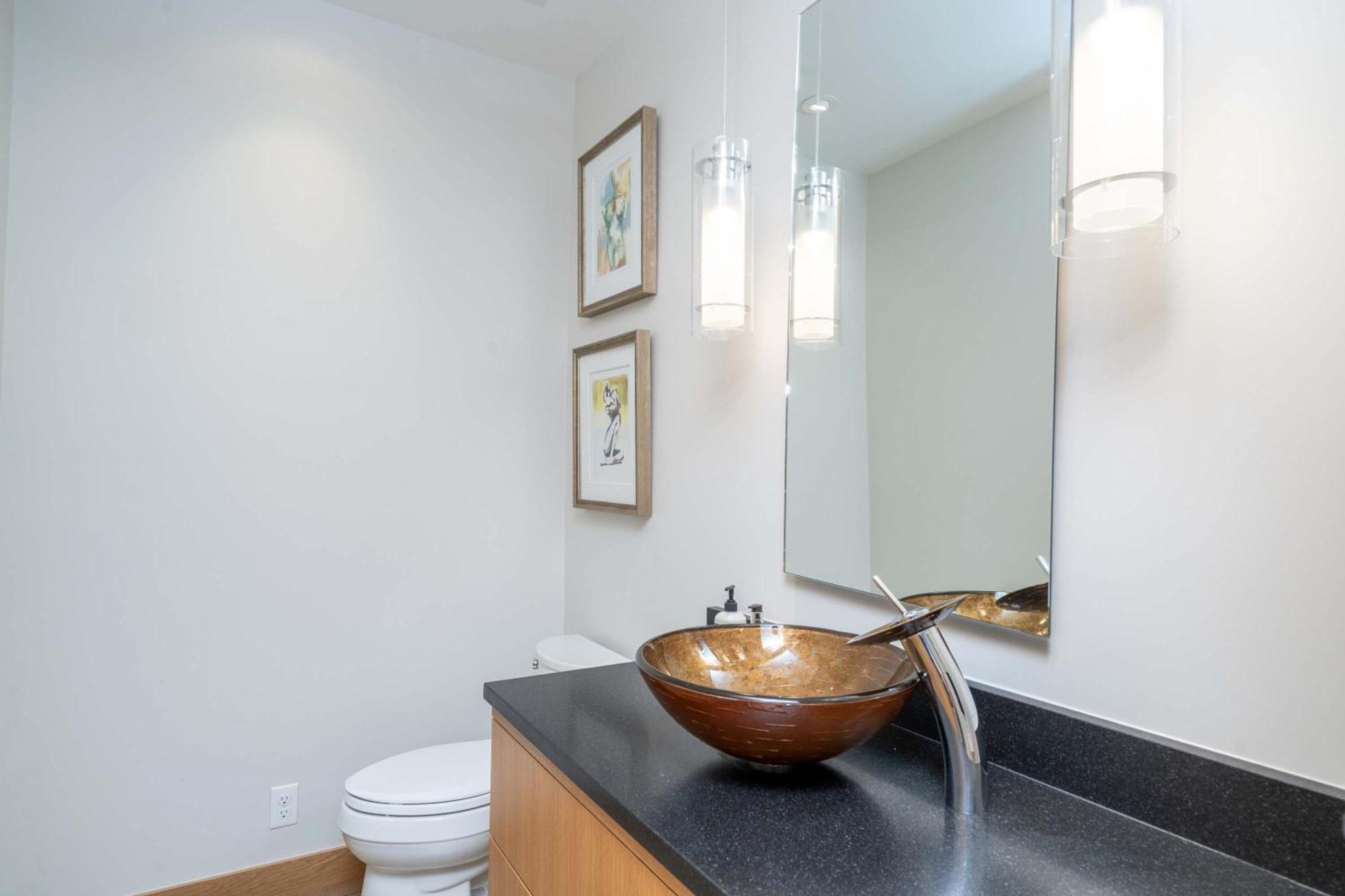 Downtown Luxury Retreat Private Hot Tub *