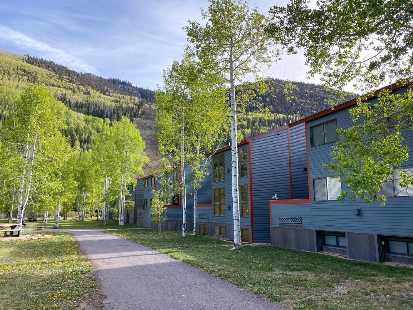 Your Mountain Gateaway With Amazing Service And Very Affordable Holiday home