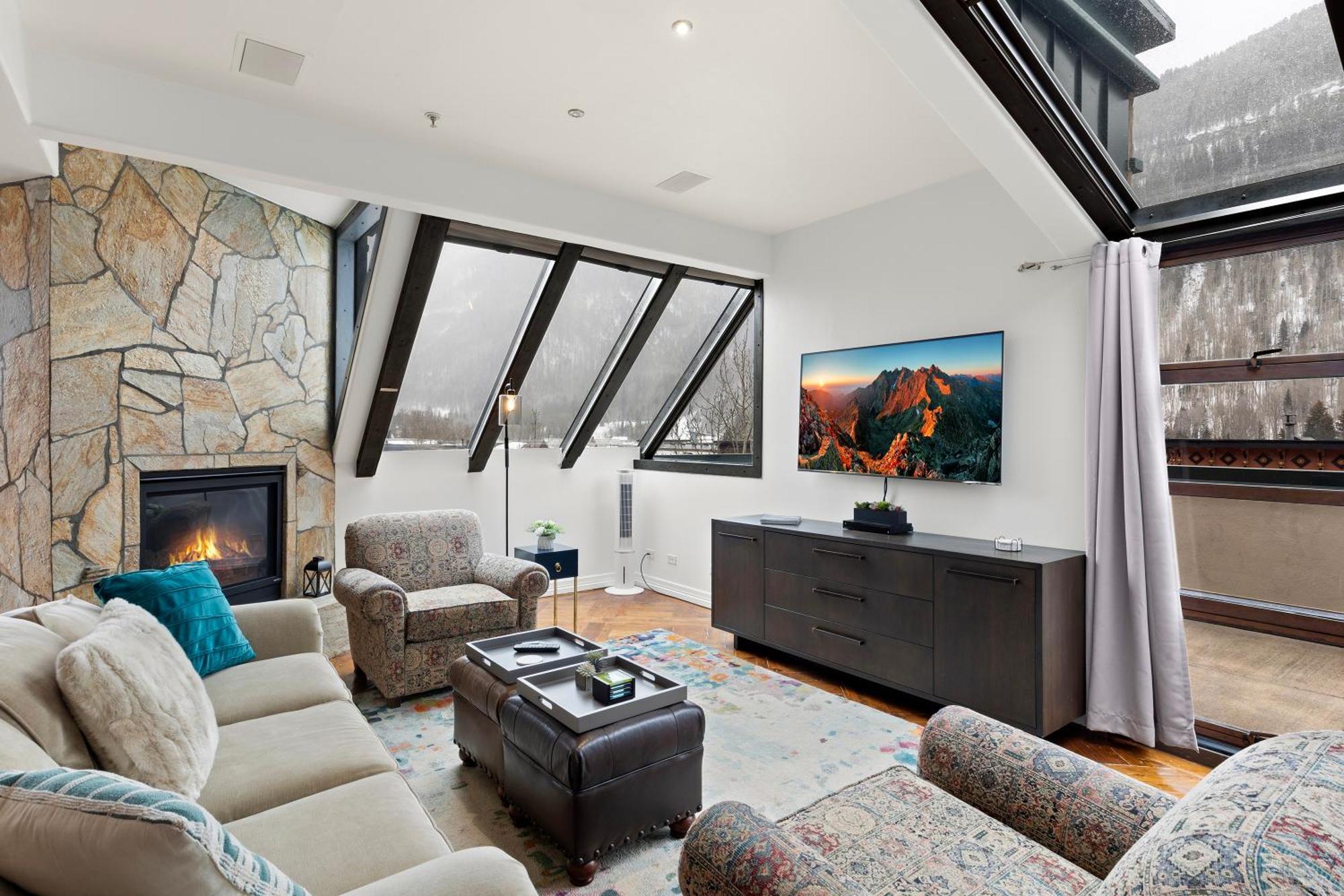 Wintercrown Penthouse By Exceptional Apartment Telluride