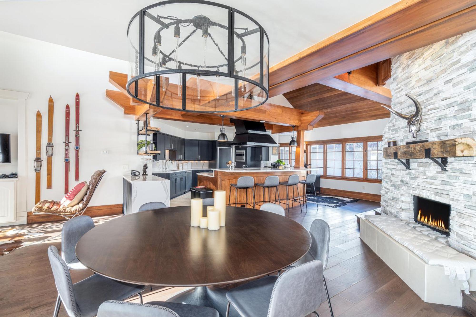 Apartment Plaza Tower By Exceptional