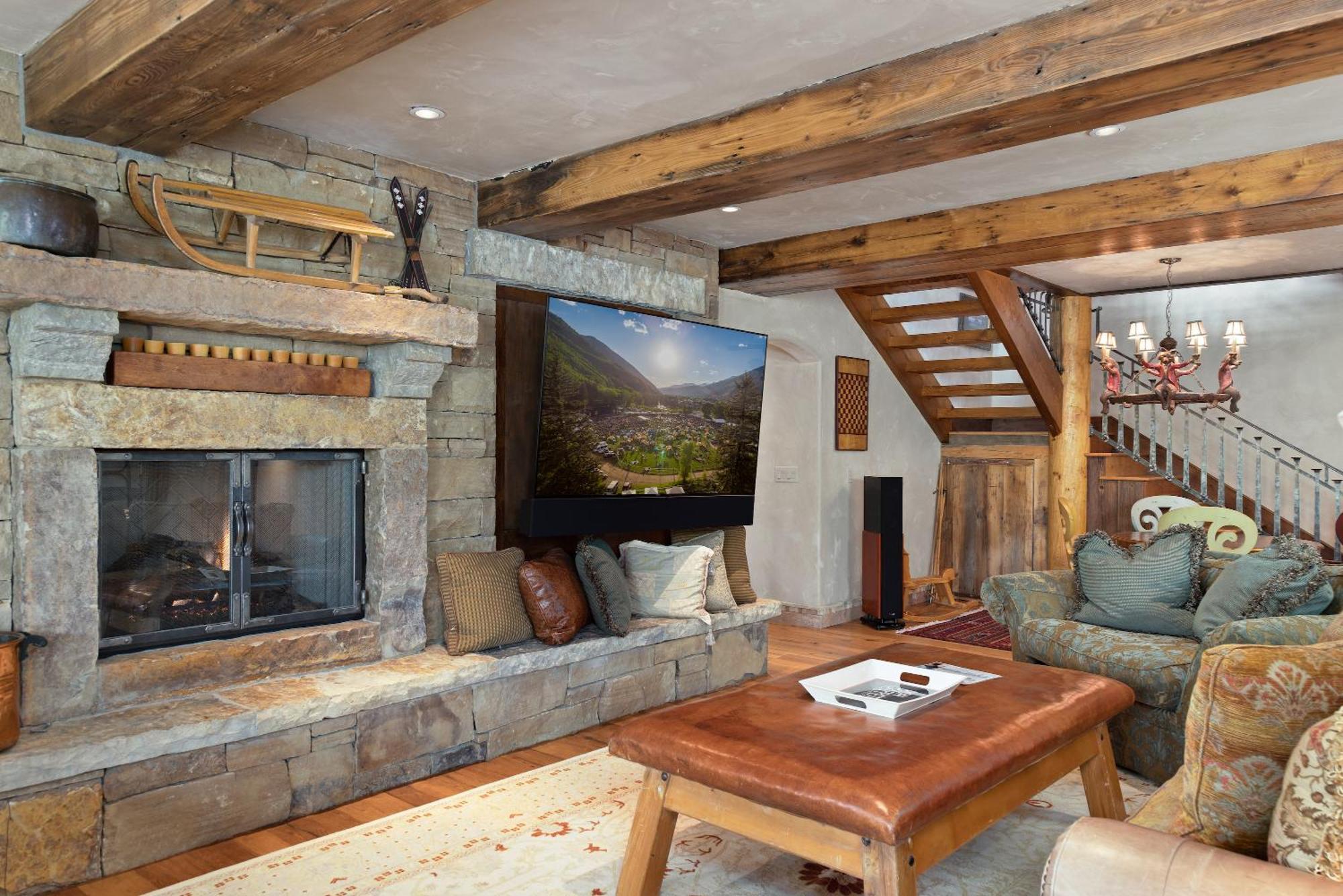 Hilltop Hideaway By Exceptional Chalet *