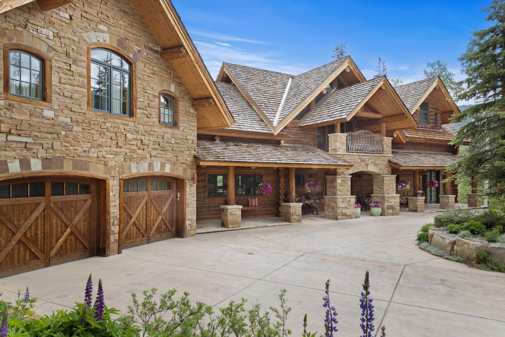 Hilltop Hideaway By Exceptional Chalet *