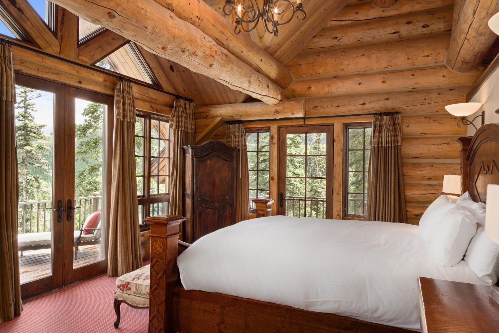 Chalet Hilltop Hideaway By Exceptional *