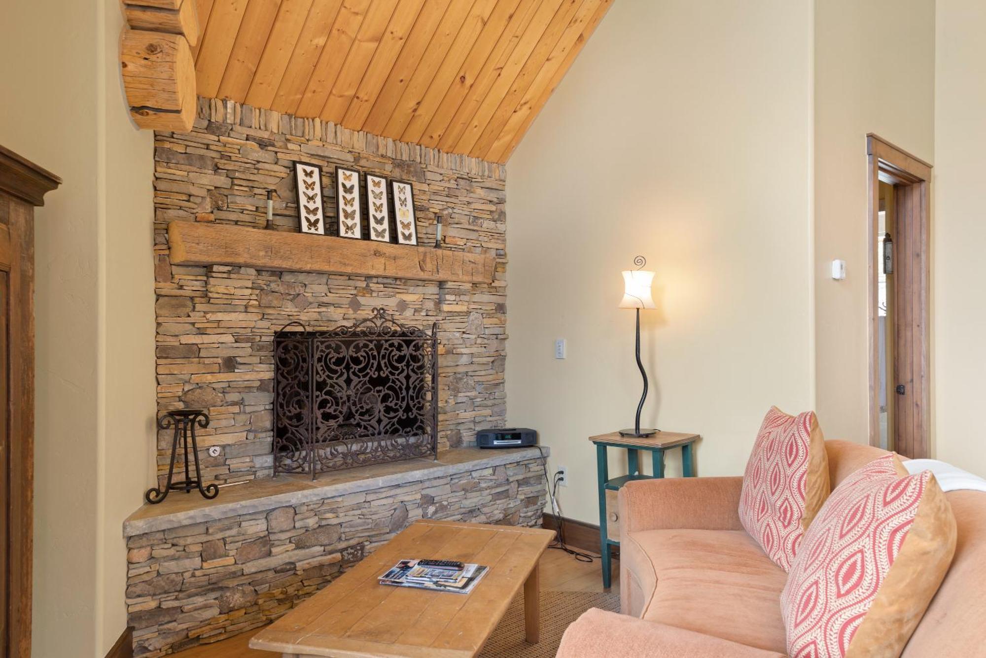 Hilltop Hideaway By Exceptional