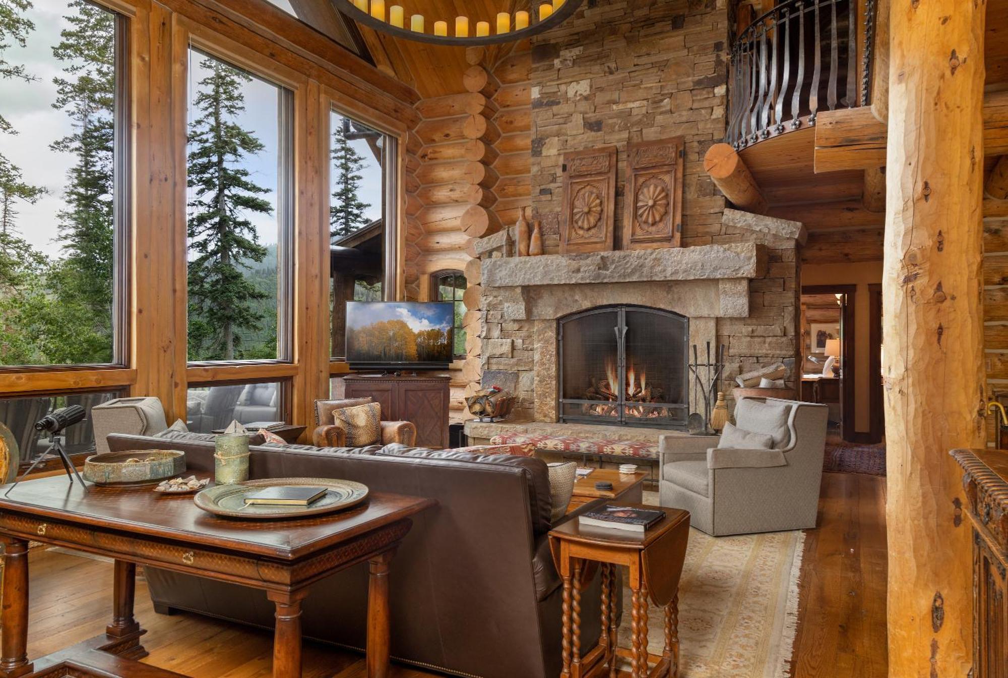Hilltop Hideaway By Exceptional