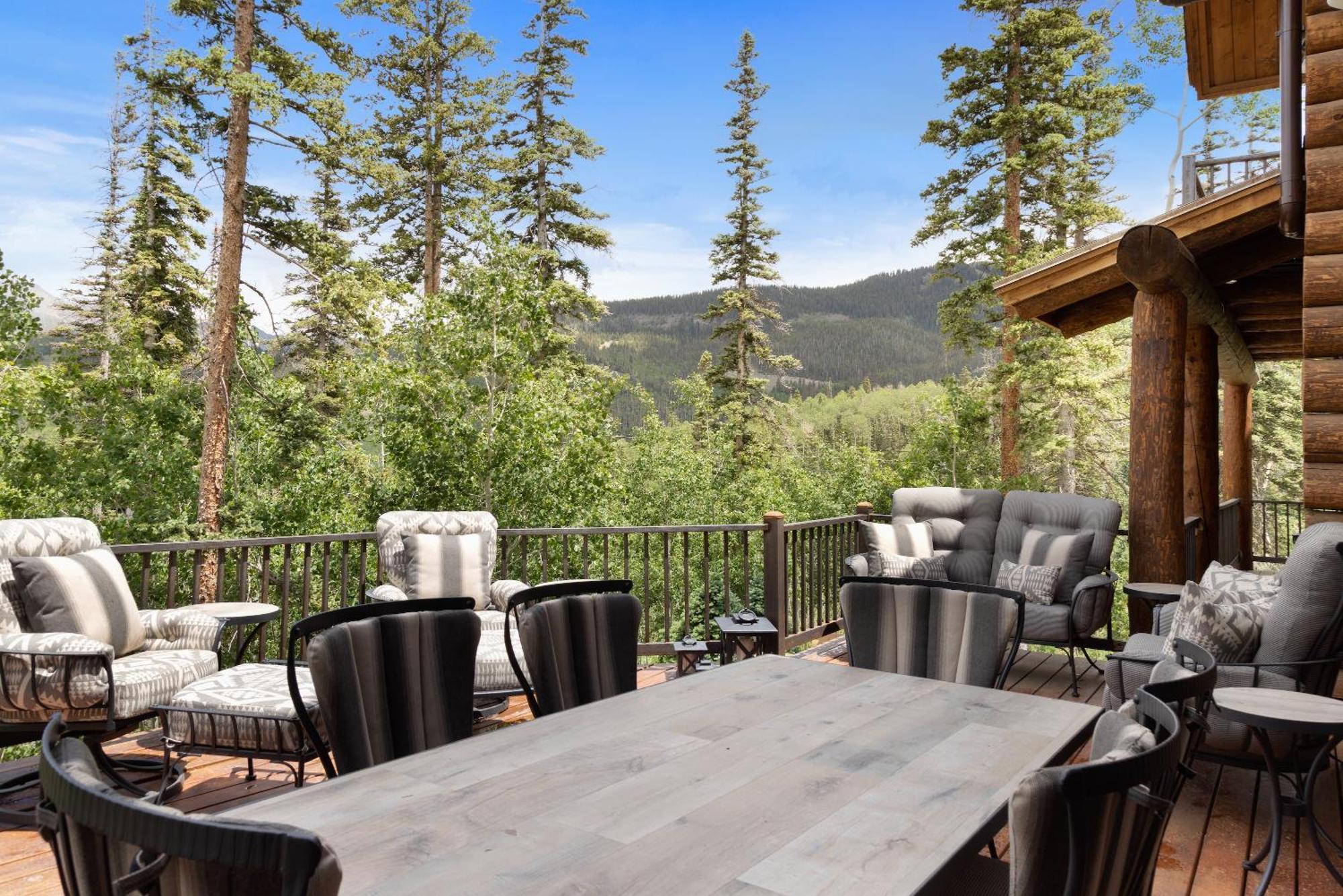 Hilltop Hideaway By Exceptional Chalet *