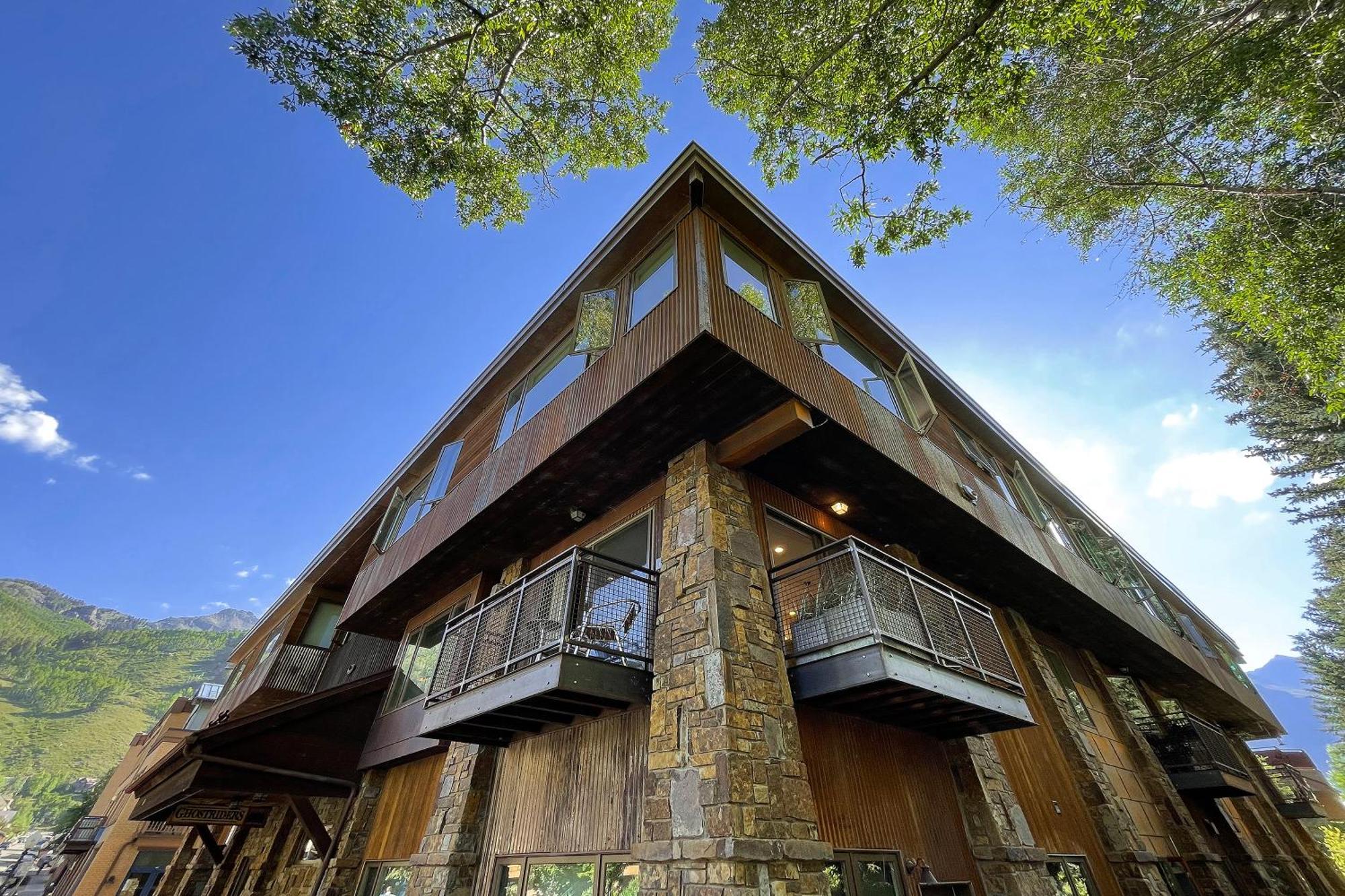 Downtown Modern Creekside * Telluride