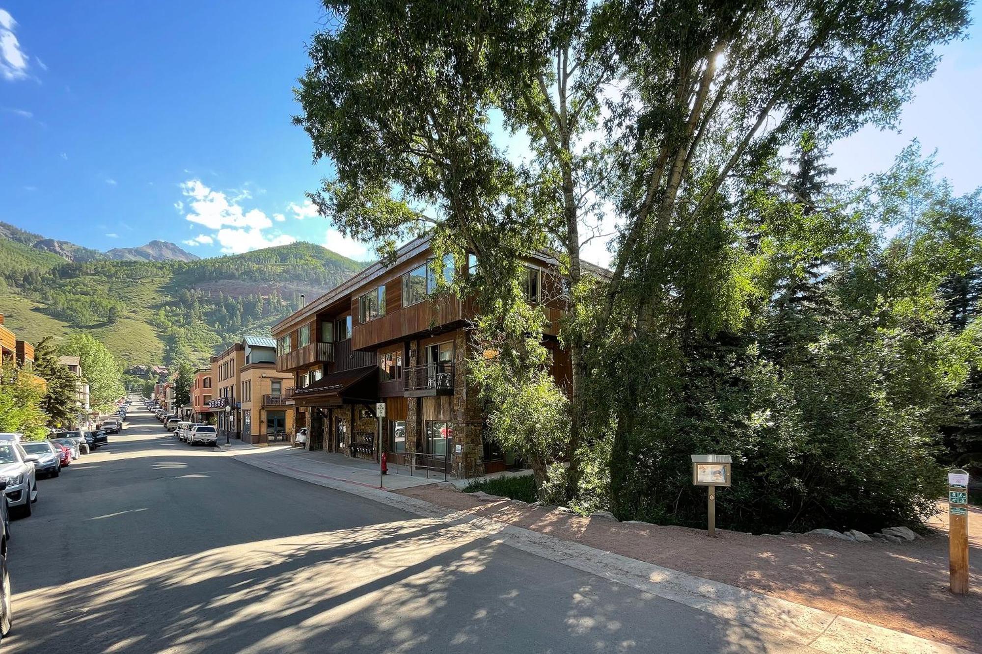 Downtown Modern Creekside Telluride