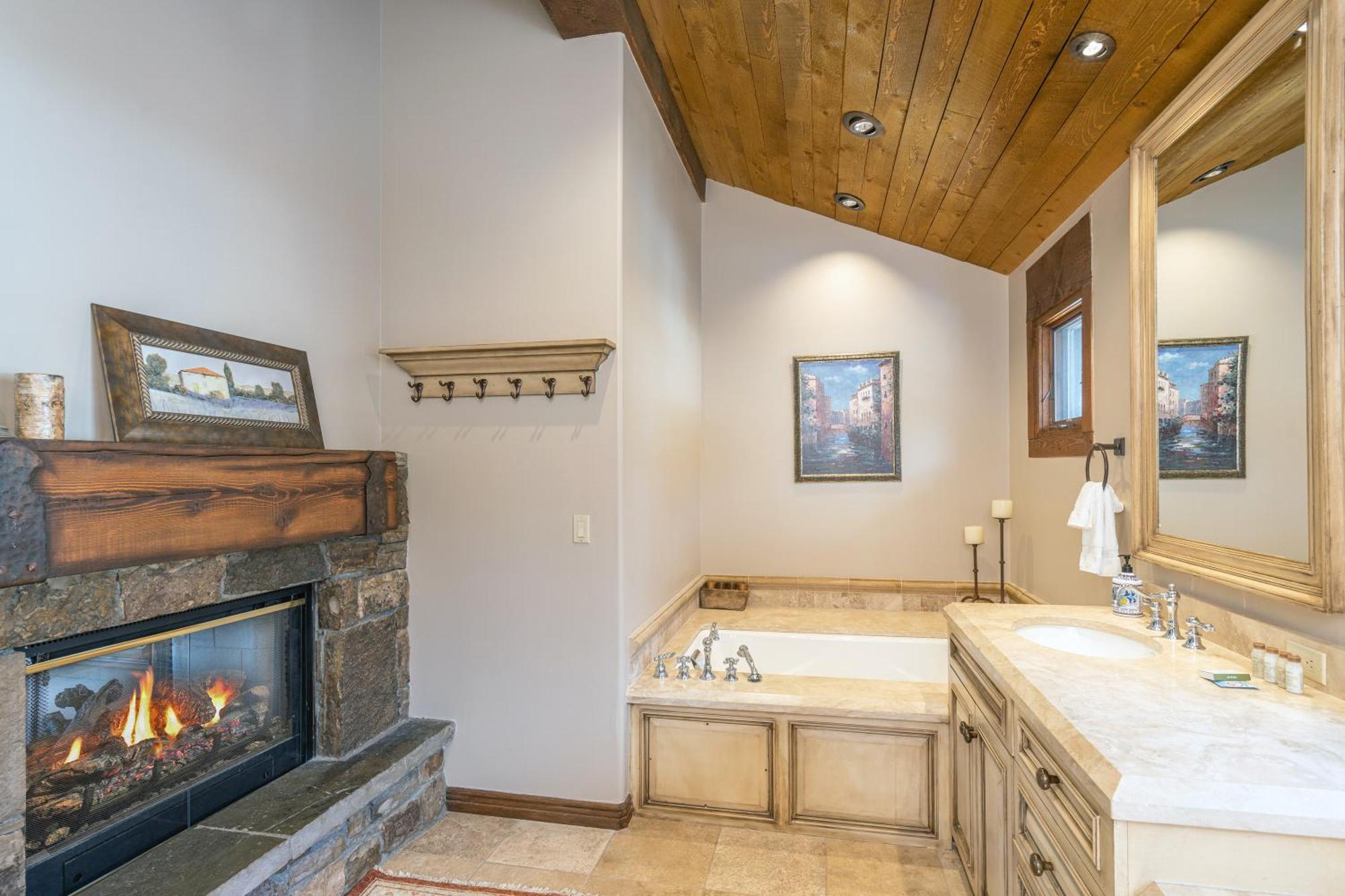 Country Club Estate By Exceptional Chalet