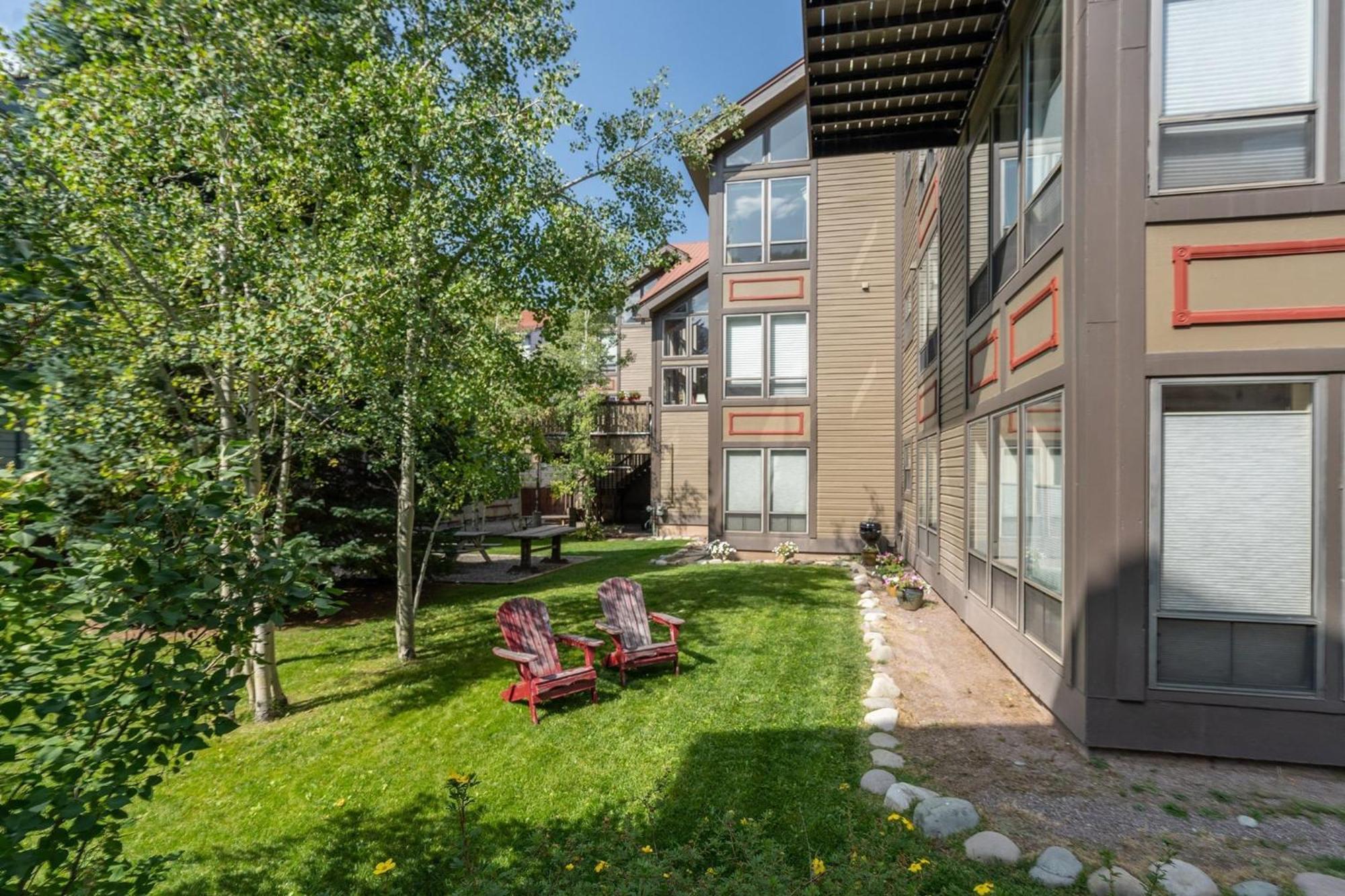 Apartment Big & Bright Hidden Gem With Garage, Hot Tub, Lux Kitchen