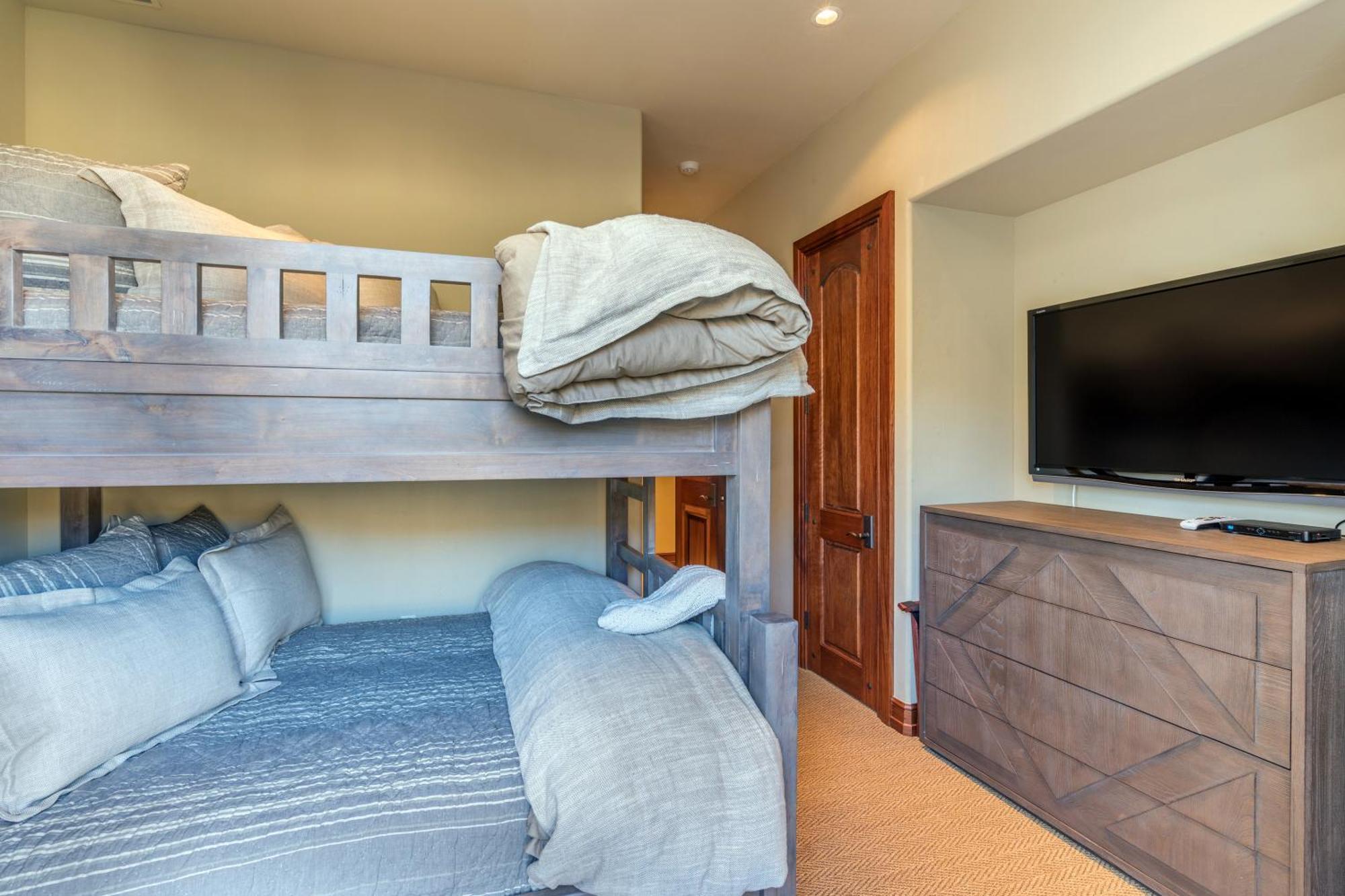 Two Trails By Exceptional Chalet *