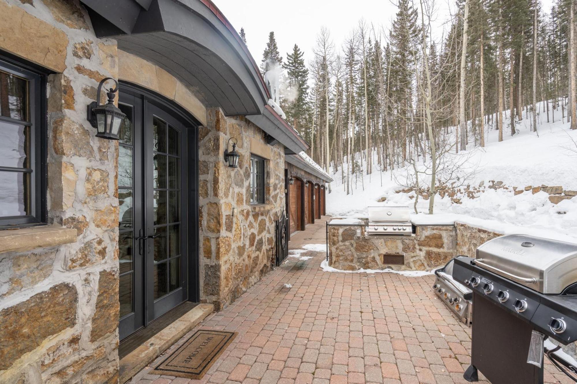 Twin Elk By Exceptional Chalet