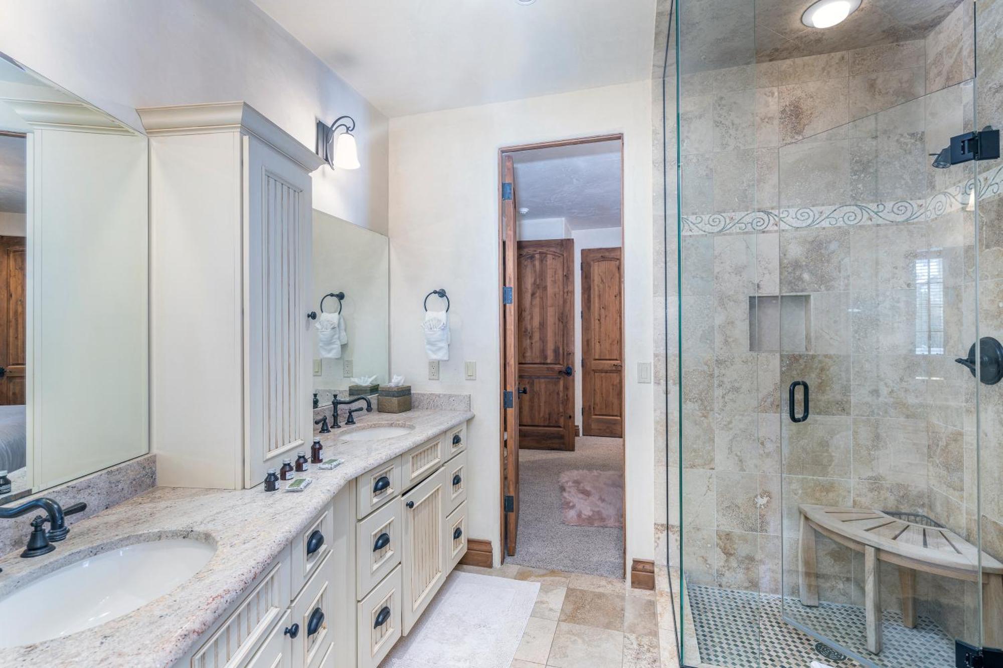 Twin Elk By Exceptional Chalet *