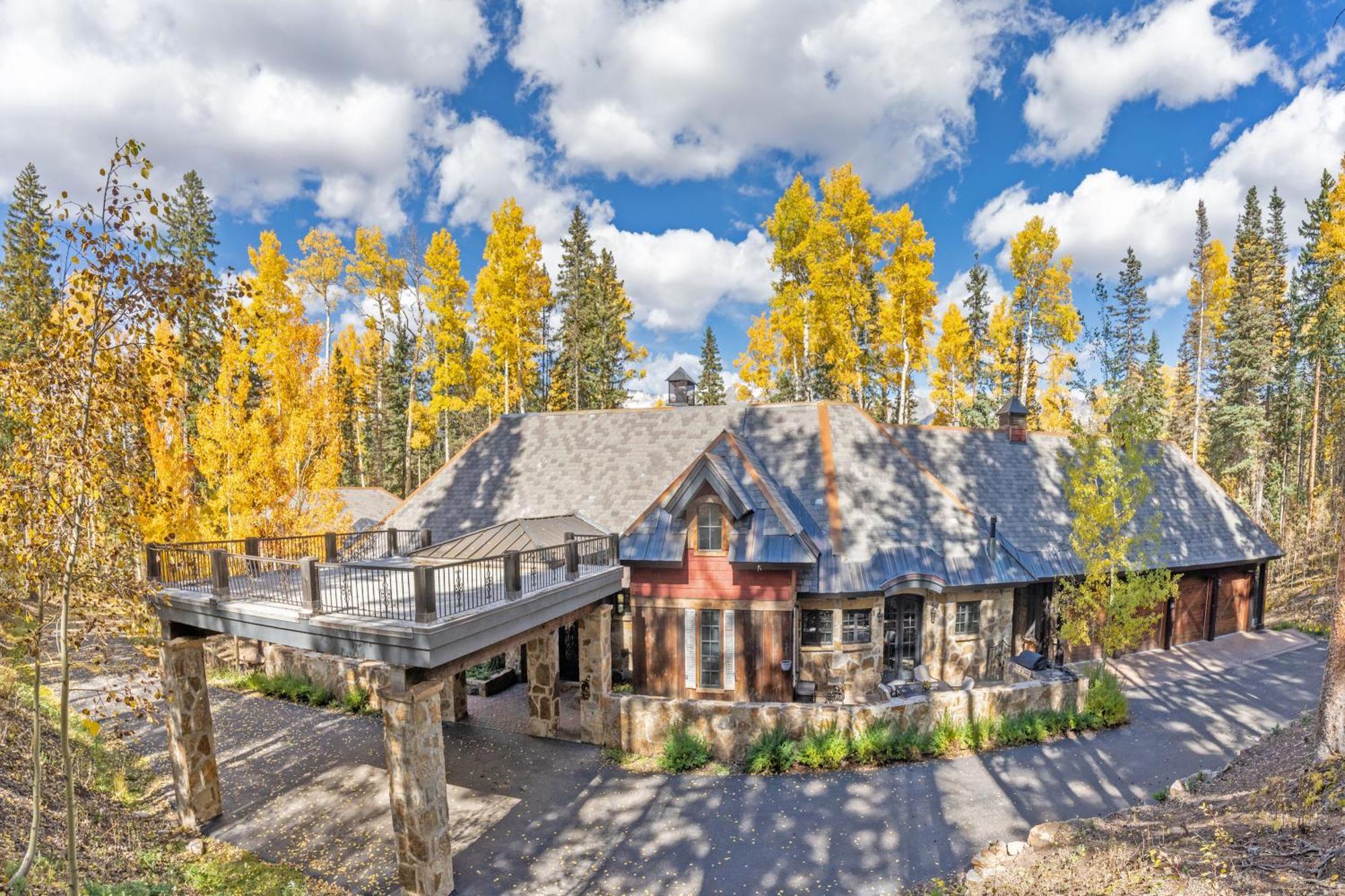 Chalet Twin Elk By Exceptional *