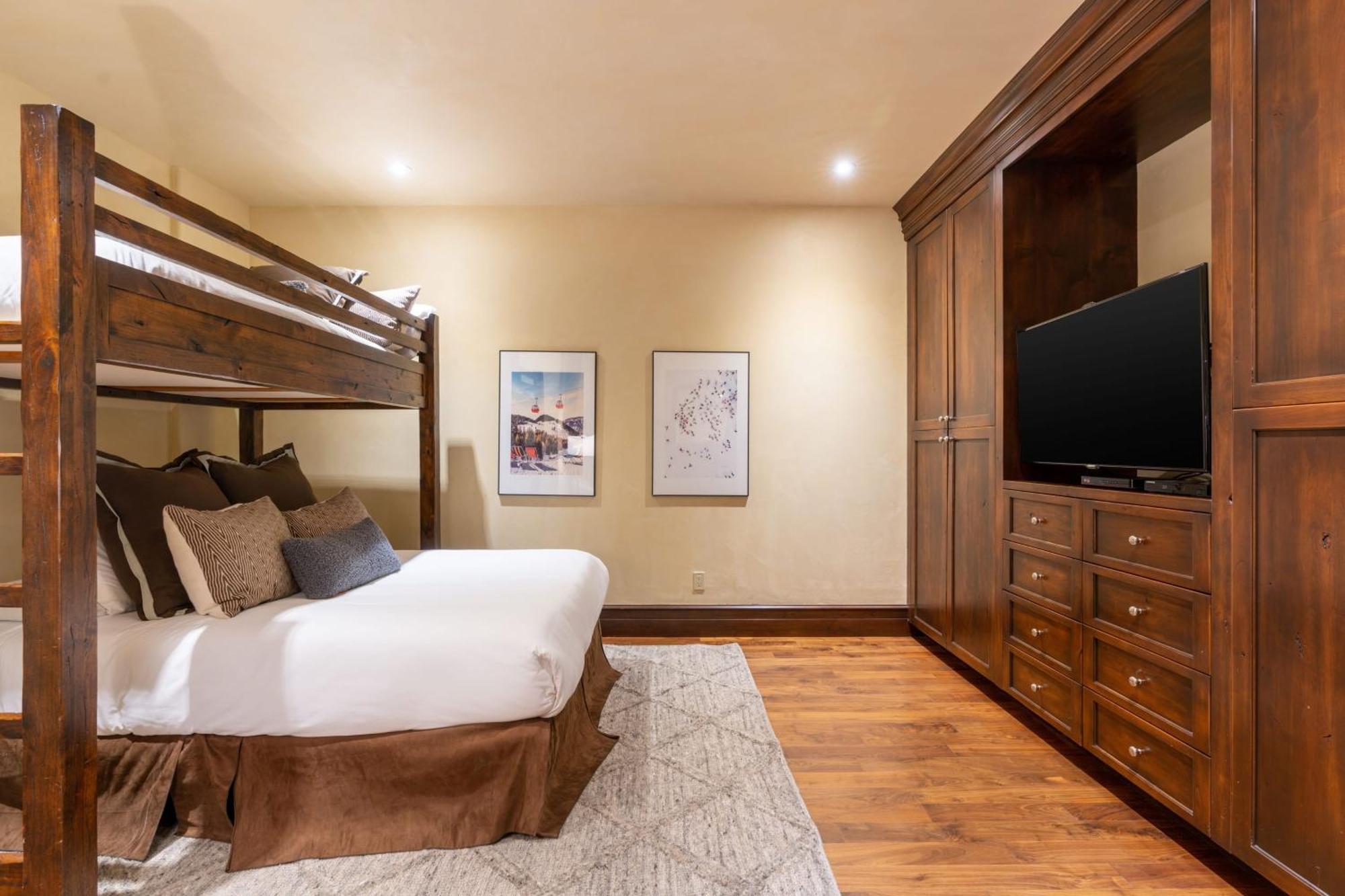 Townhome On The Creek 135 By Avantstay In Out W Hot Tub *