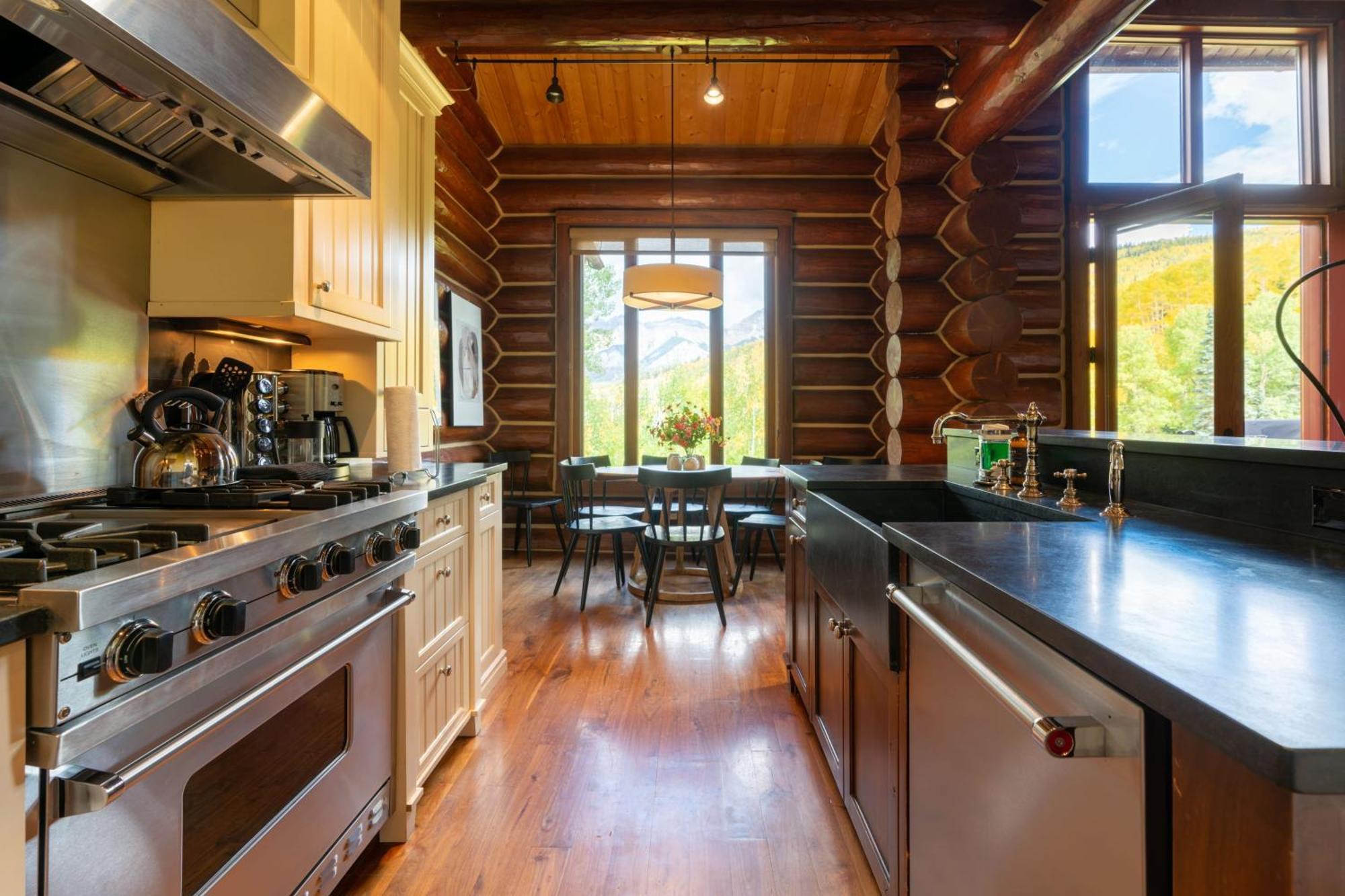 Townhome On The Creek 135 By Avantstay In Out W Hot Tub