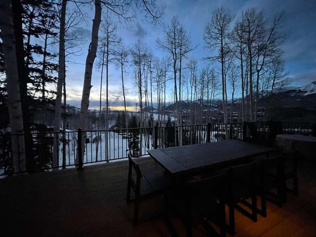 Luxury Mountain Retreat With Hot Tub And Views Holiday home *