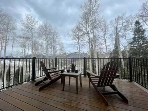 Luxury Mountain Retreat With Hot Tub And Views