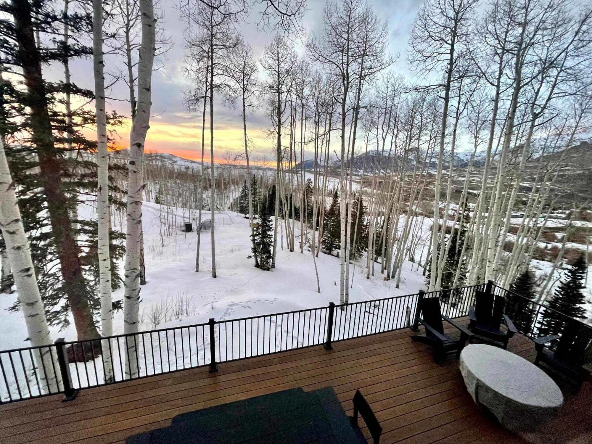 Luxury Mountain Retreat With Hot Tub And Views Holiday home