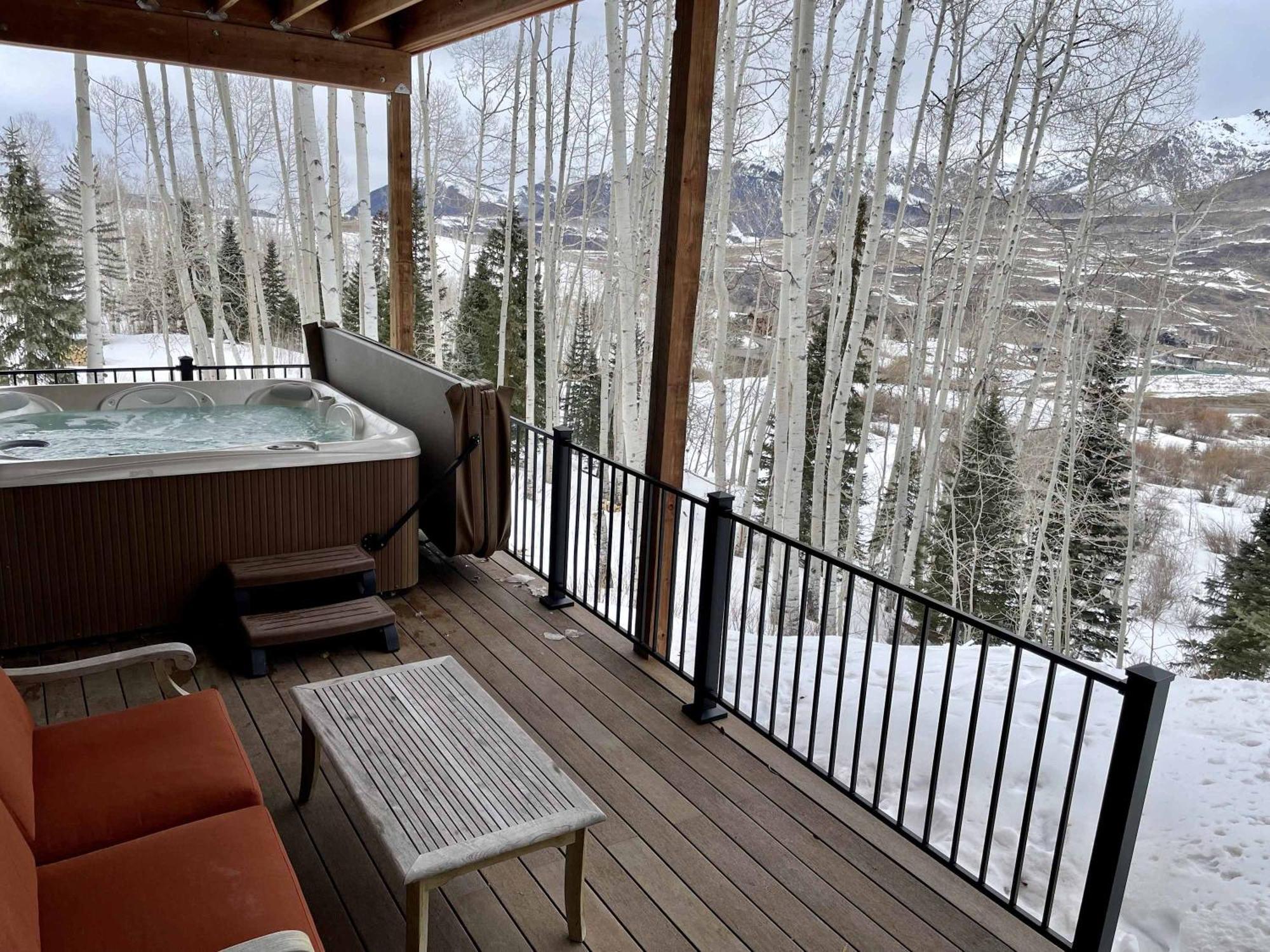 Luxury Mountain Retreat With Hot Tub And Views Holiday home *