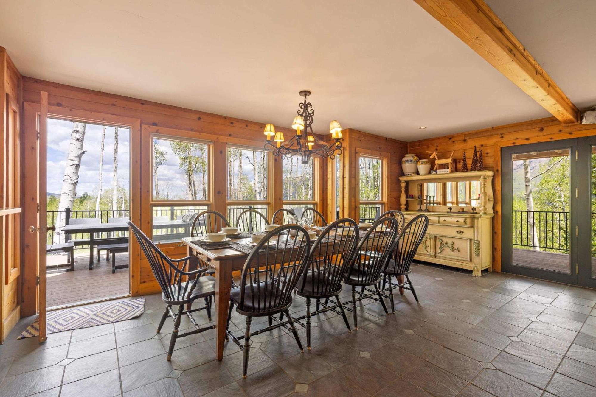 Luxury Mountain Retreat With Hot Tub And Views Holiday home *