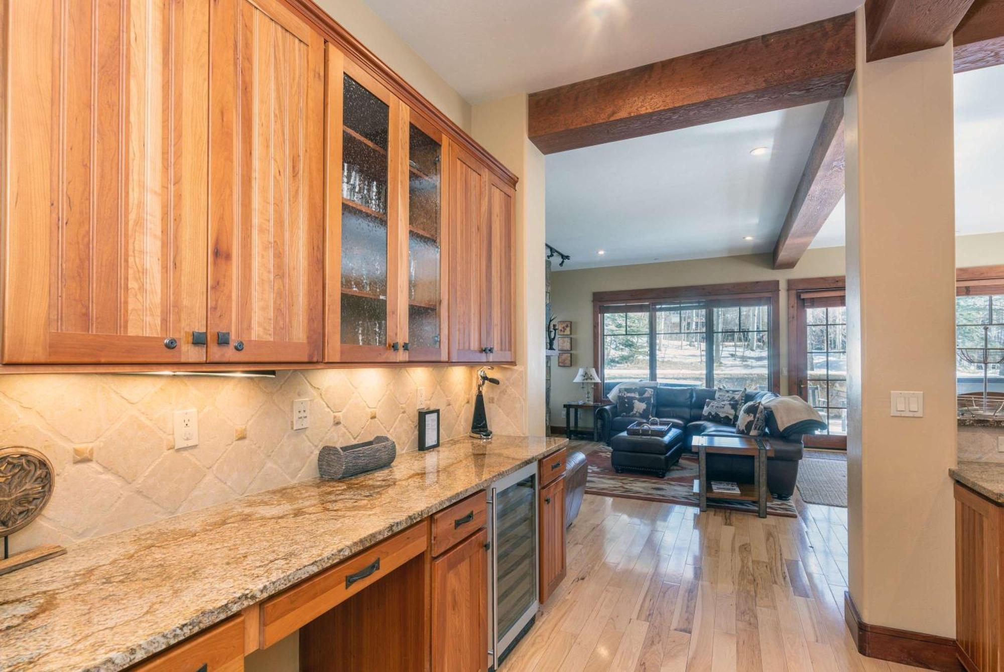 Stylish With Hot Tub And Gym Access