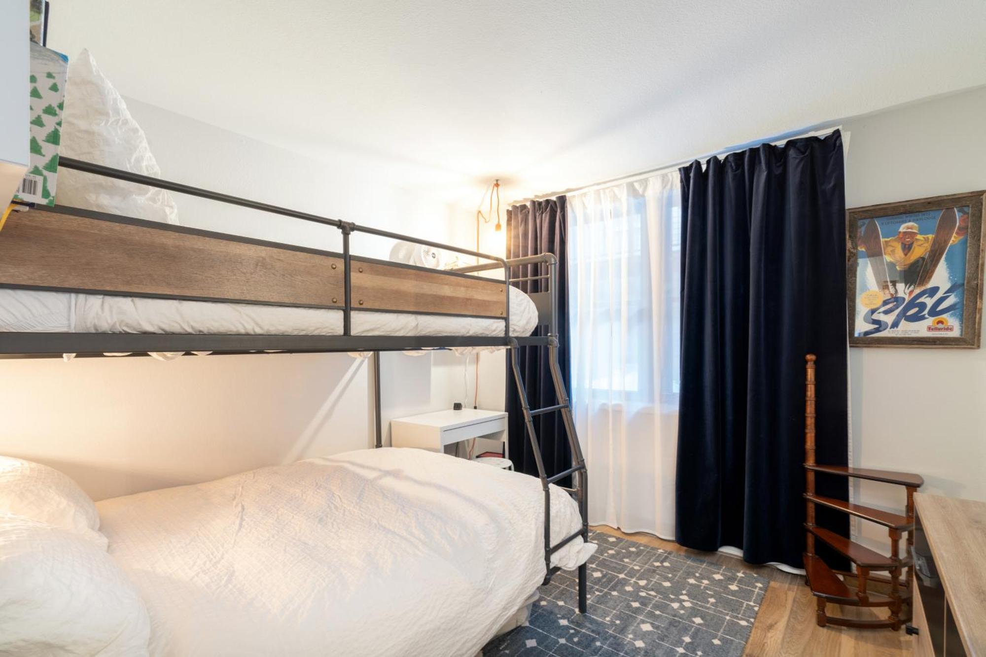 One Block Walk To Gondola, Lockers Downstairs, River Trail Close By! * Telluride