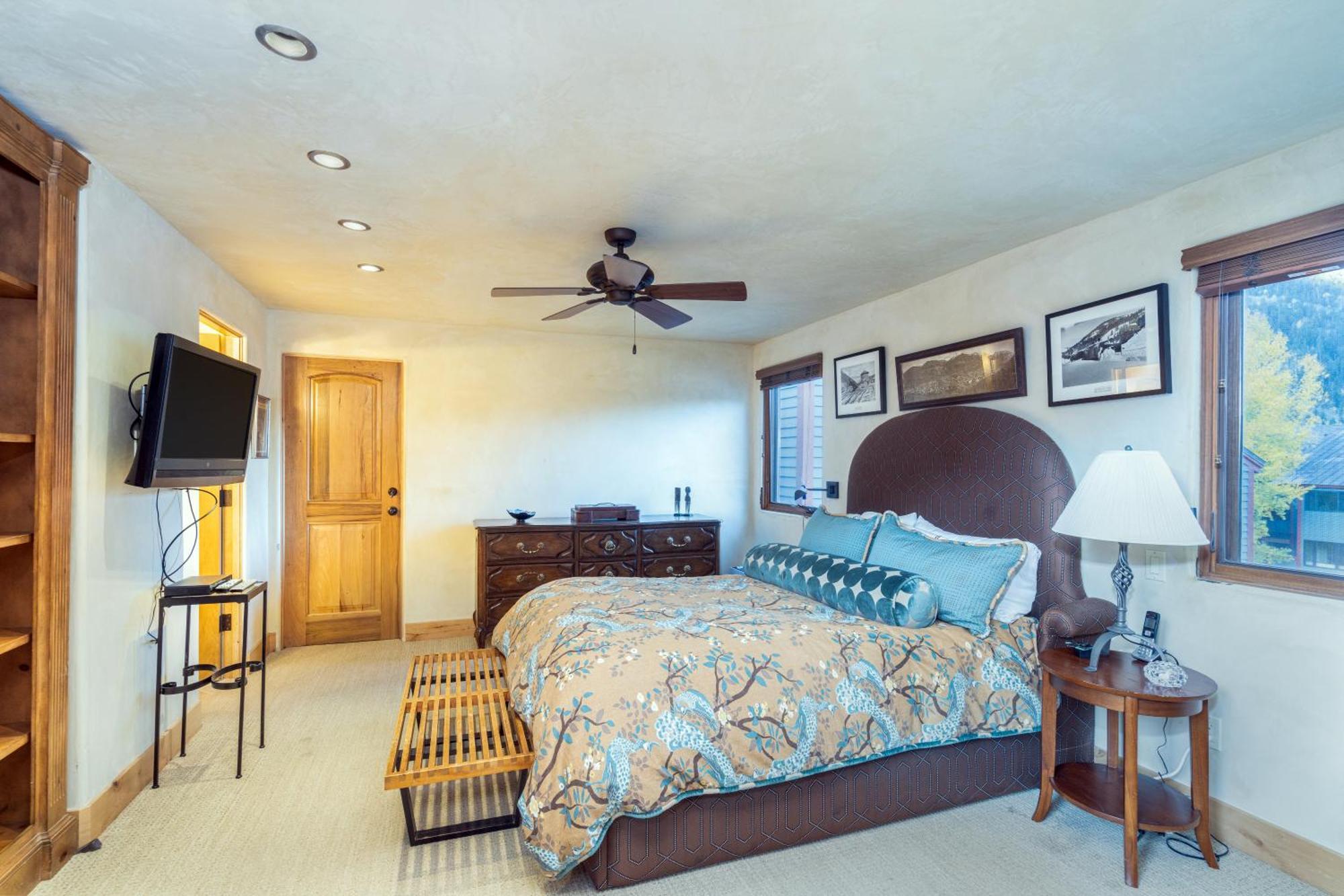 Experience Mountain Views In Spacious 3-bedroom #423 *