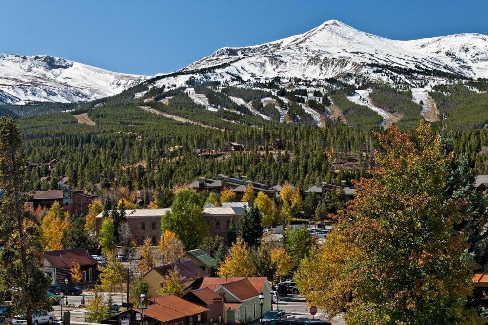 Rocky Mountain Lookout Hotel
