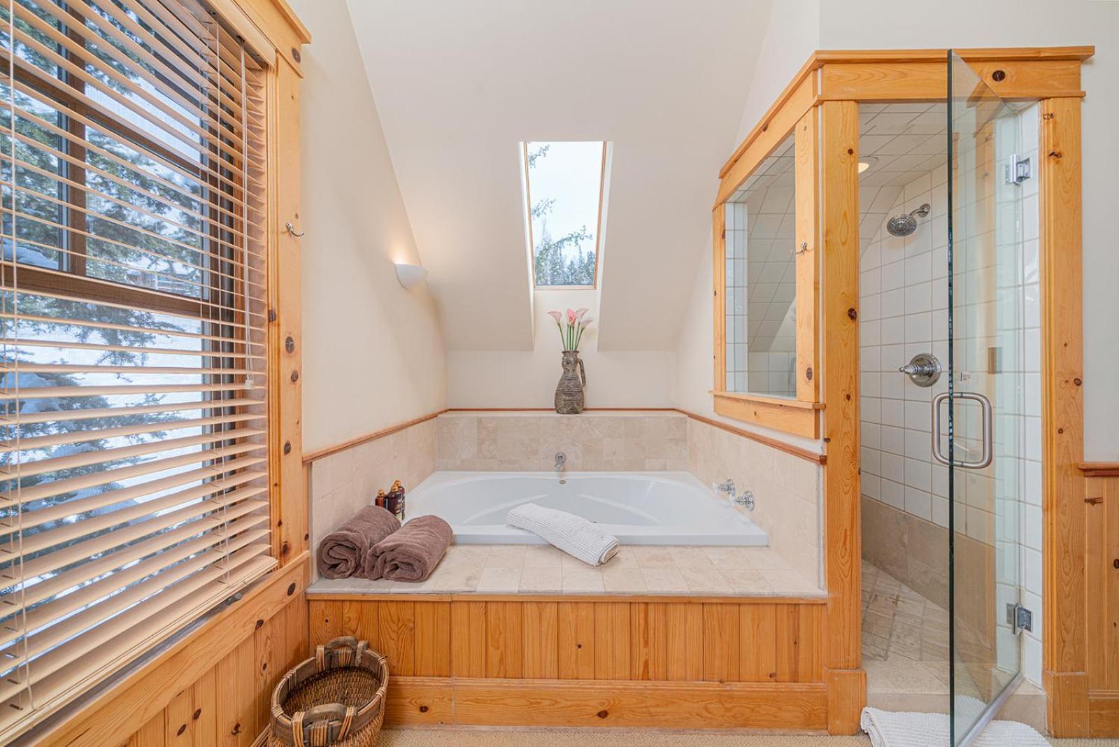 Villa Double Eagle B2 Picturesque Mountain - 3 Bedroom 3 Ba, Sleeps 8