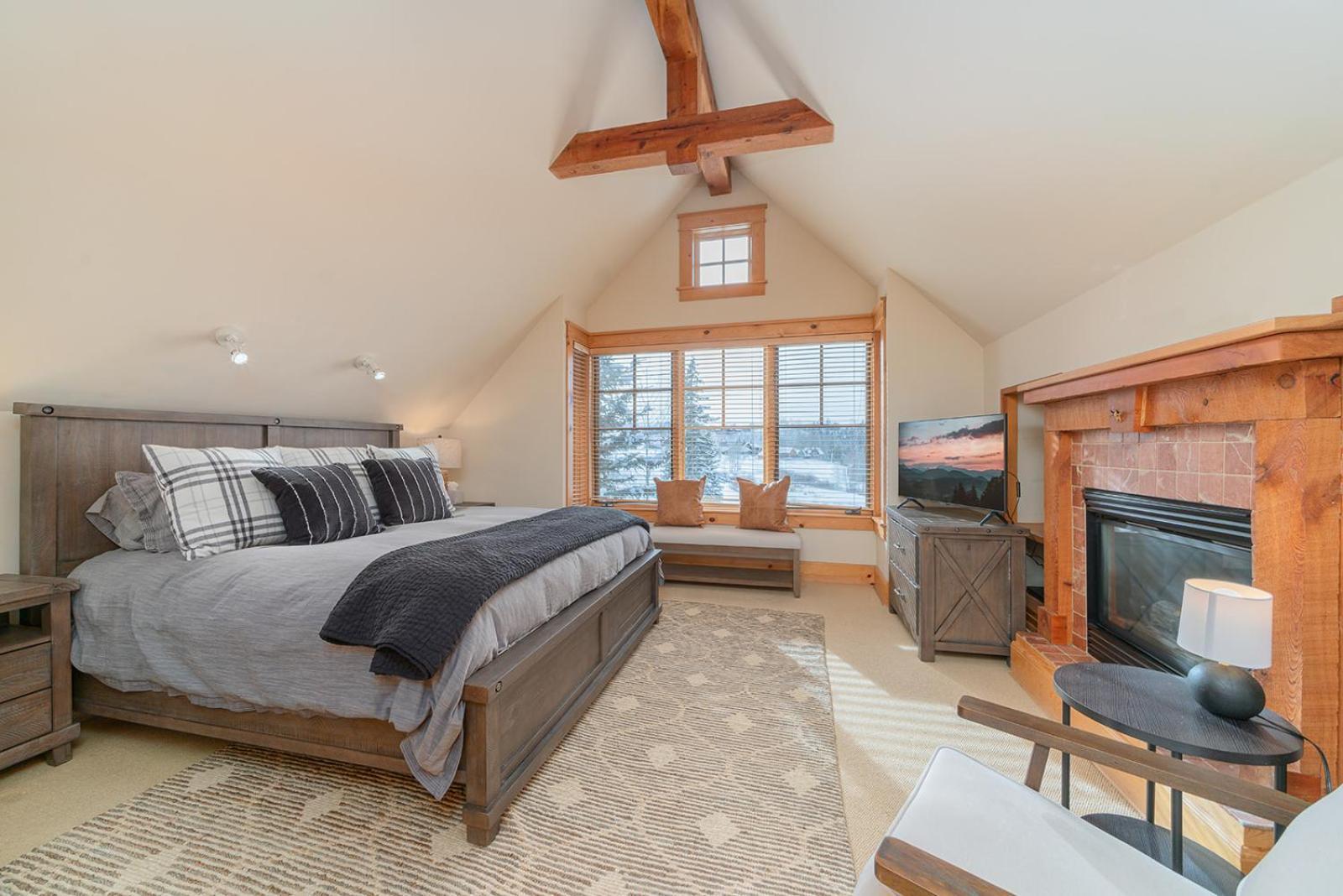 Villa Double Eagle B2 Picturesque Mountain - 3 Bedroom 3 Ba, Sleeps 8 *