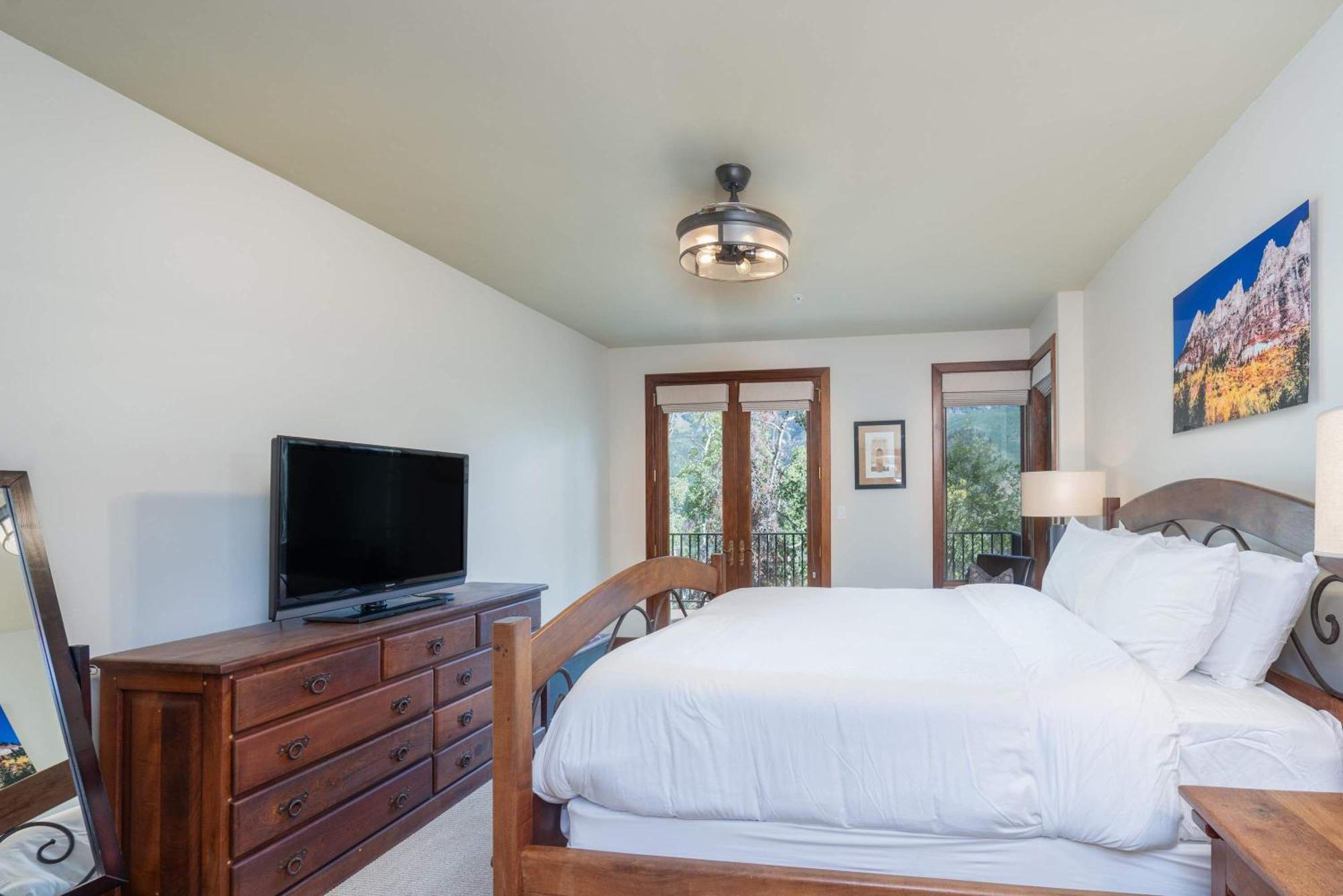 Holiday home Crystal Ridge Retreat Hot Tub Walk To Lifts