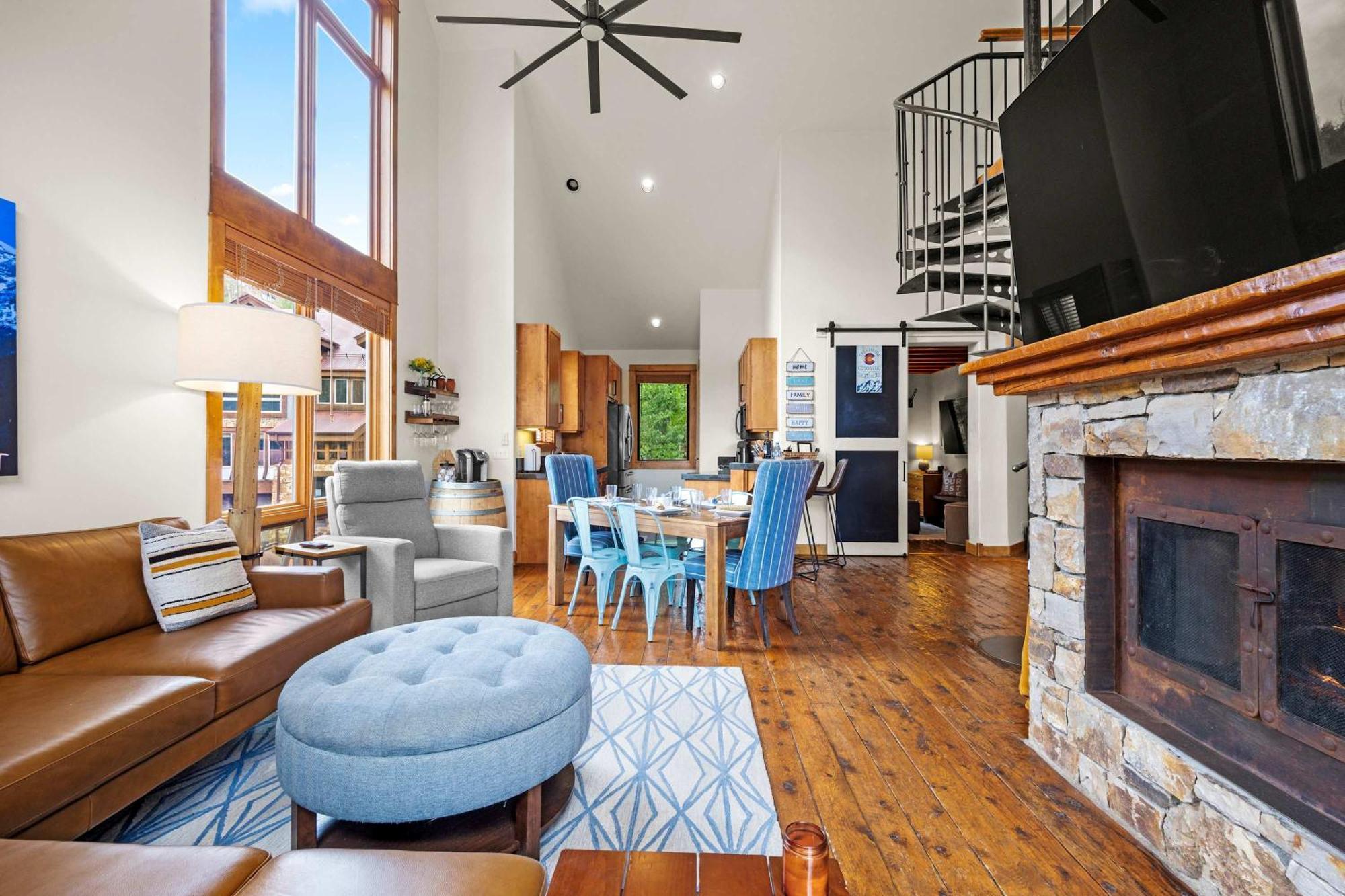 Upscale In Out 40 To Chondola Lift *