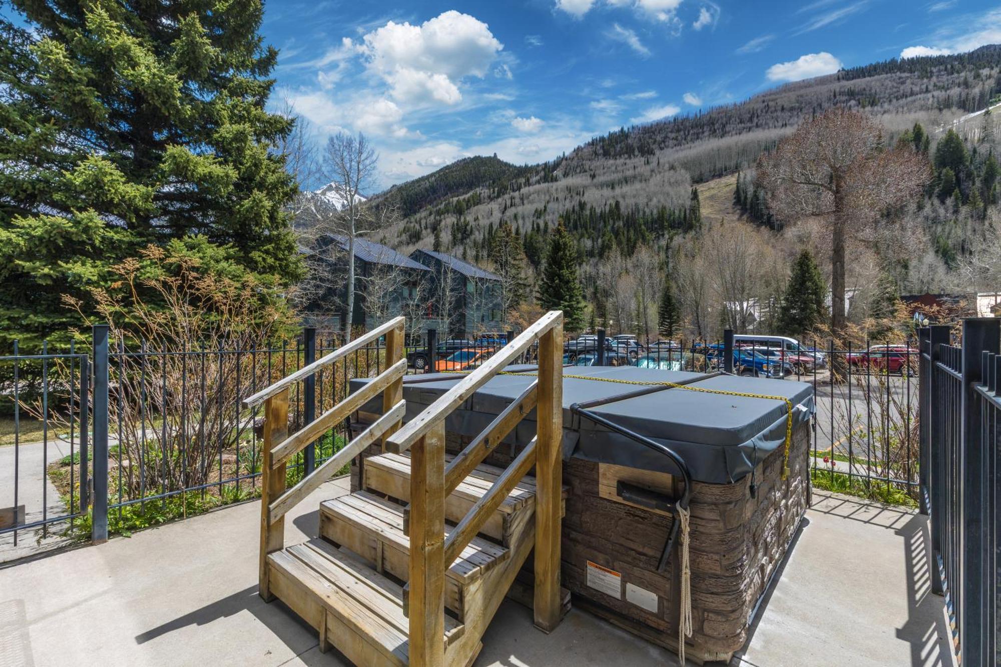 Experience Luxury At Alpenglow At *