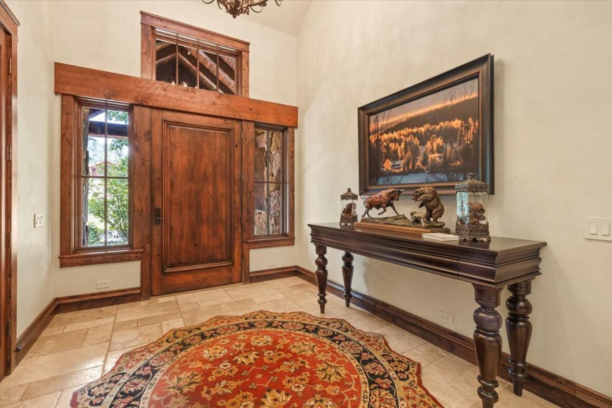 Luxe Mountain Village Retreat Hot Tub With Views Holiday home