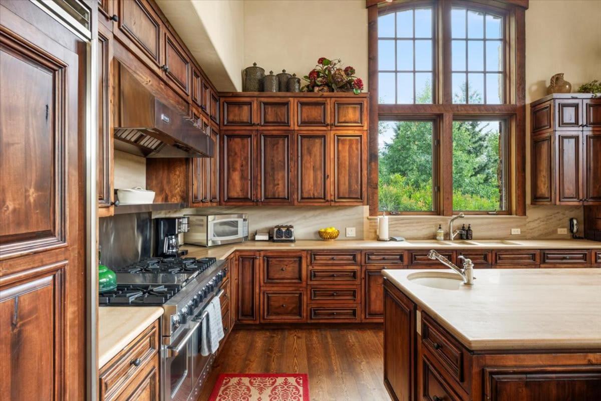 Luxe Mountain Village Retreat Hot Tub With Views