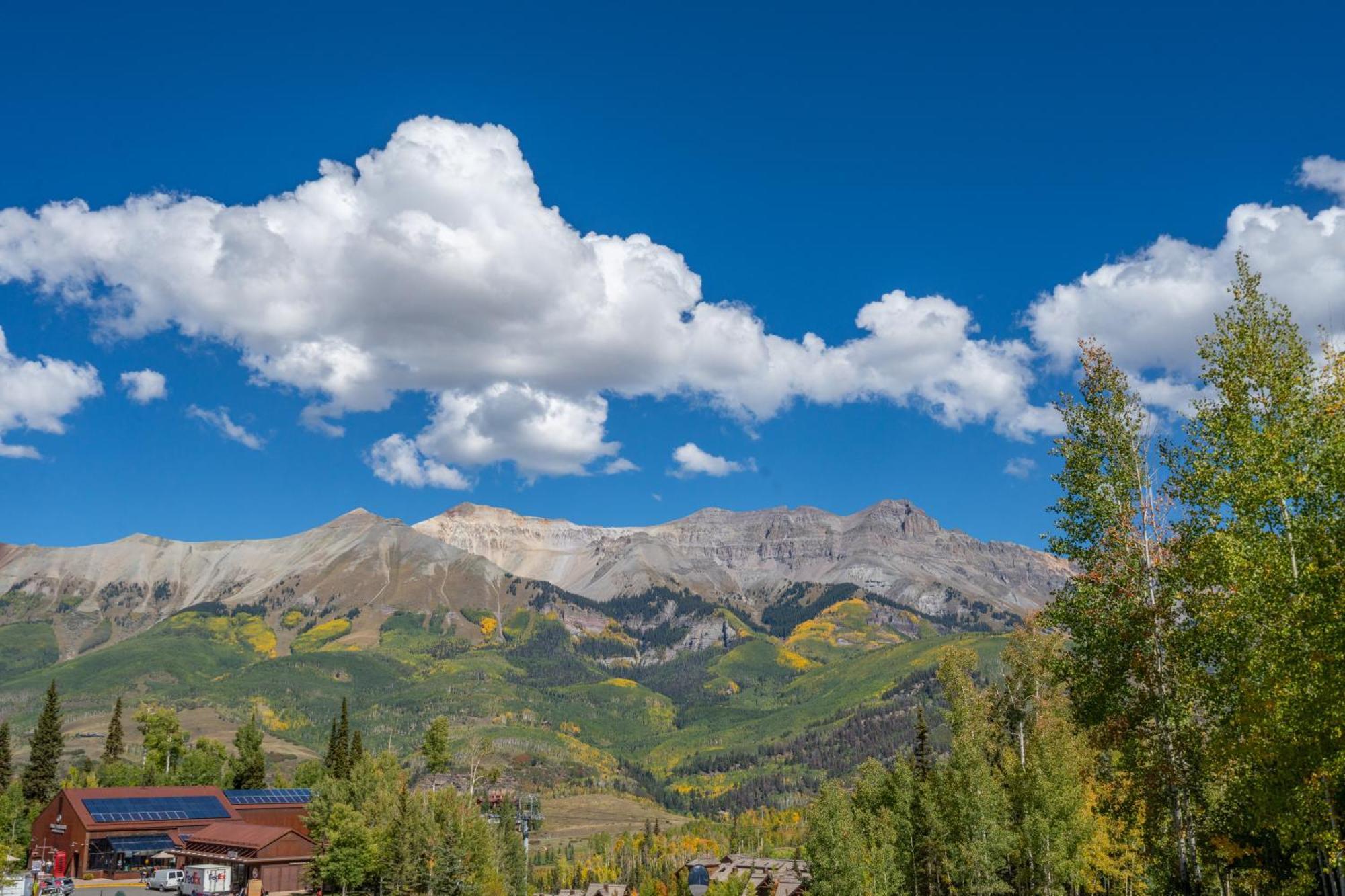 Luxury Lorian Lookout With Plenty Of Amenities Holiday home