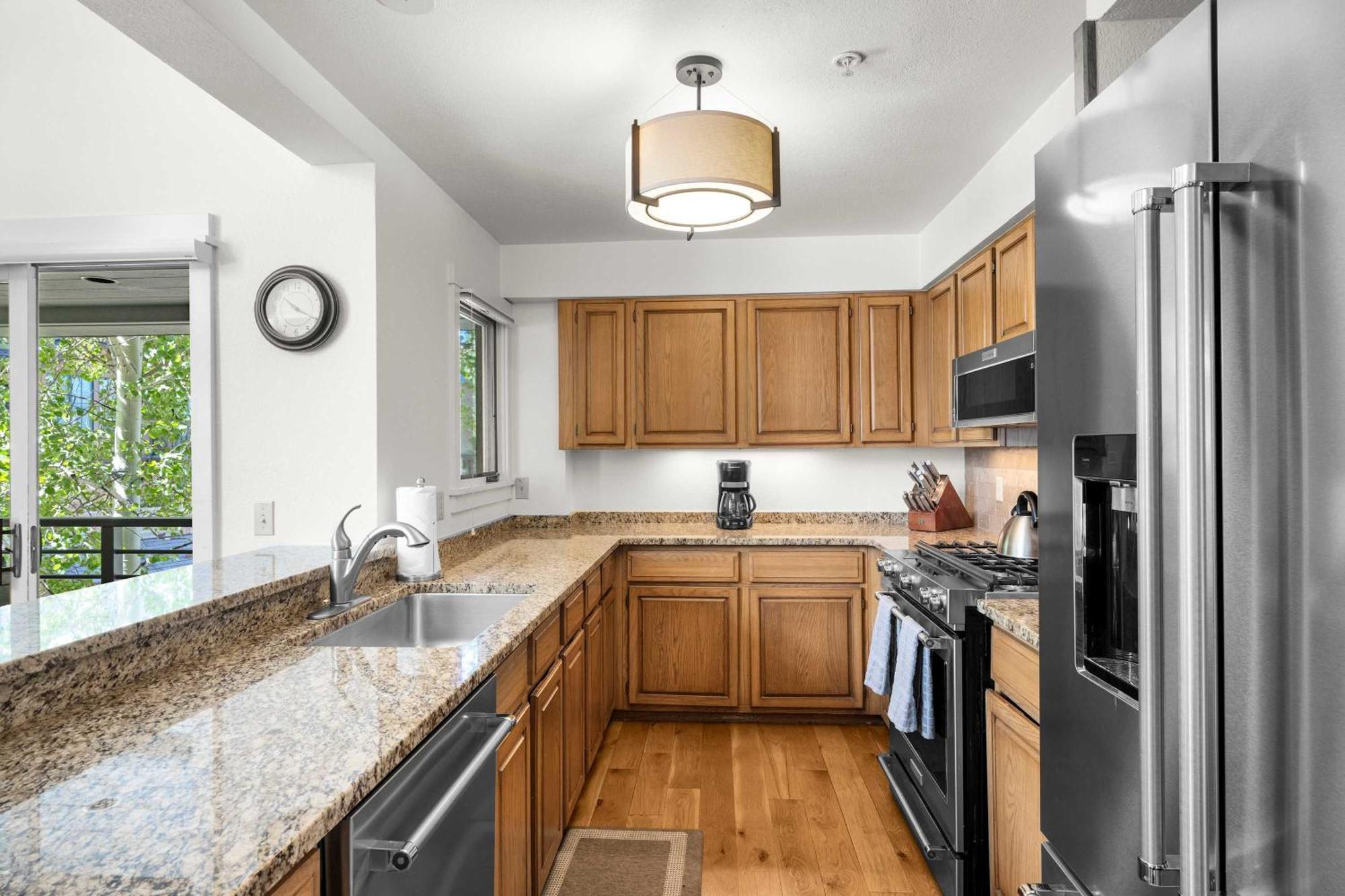 In Out With Hot Tub And Mountain View Telluride