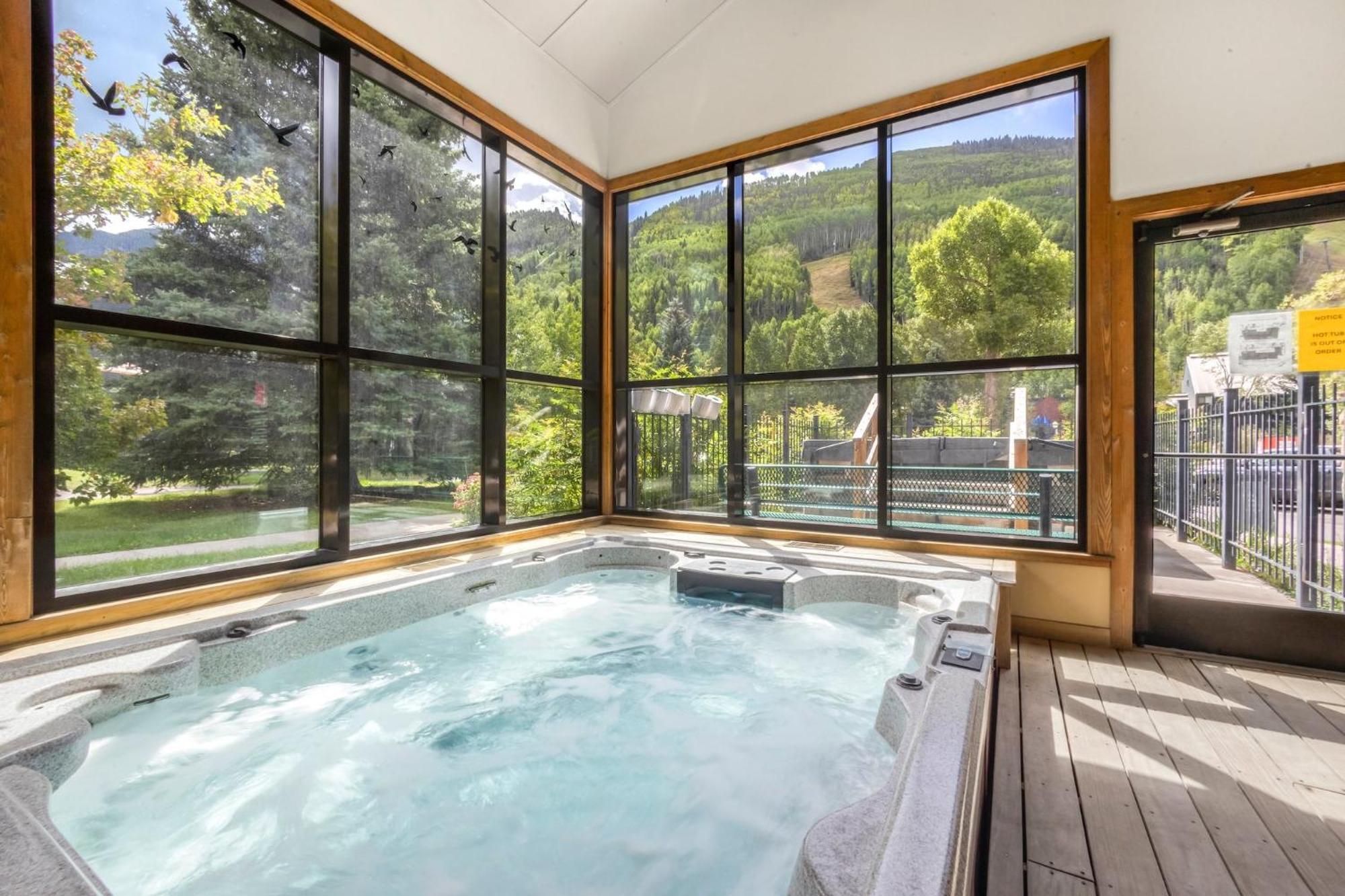 Apartment Life! Walk Or Shuttle To Lifts - Fireplace, Hot Tub *