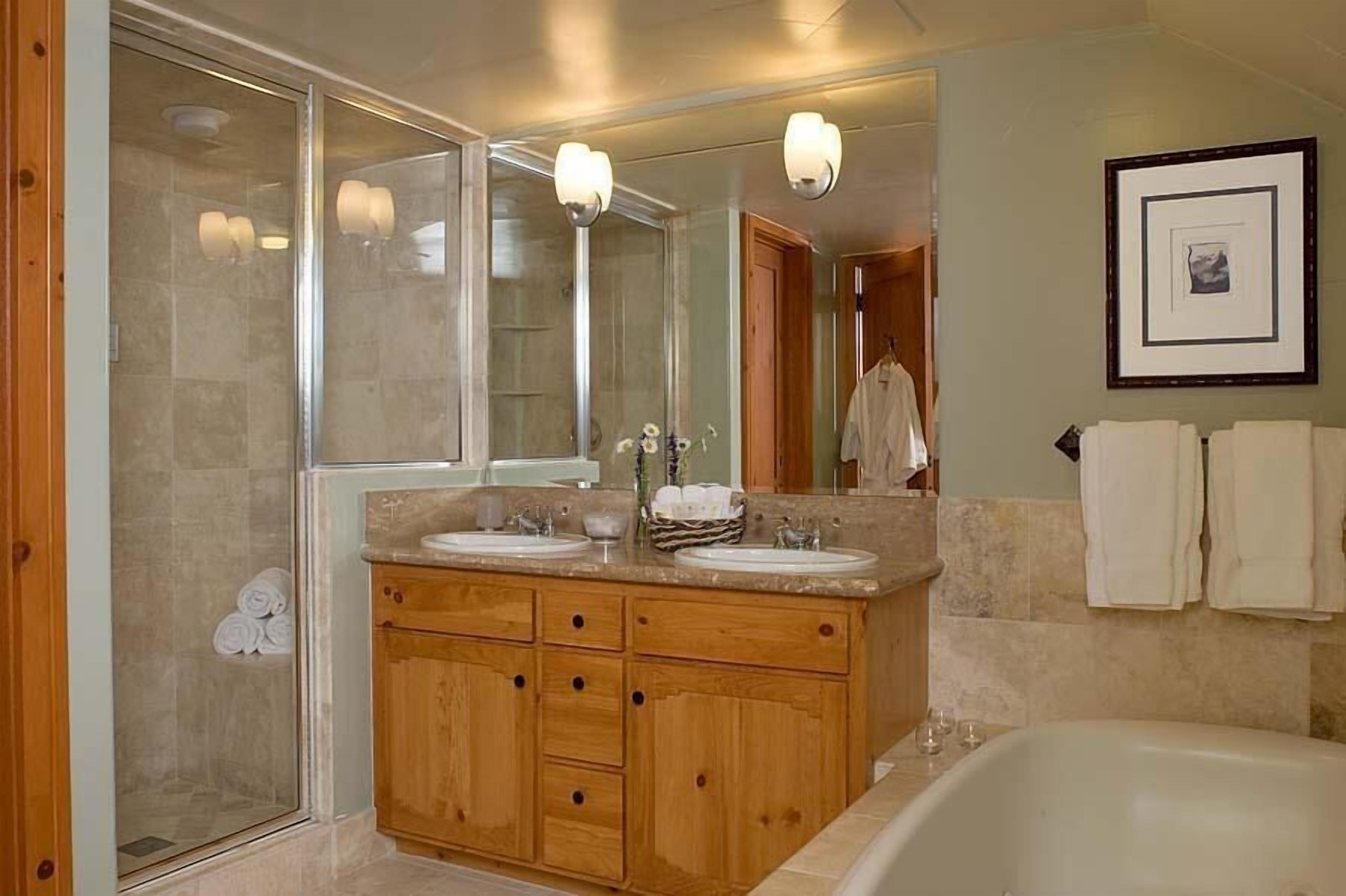 At Lost Creek Hotel 4*