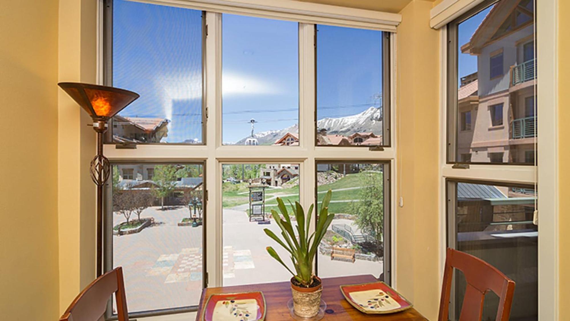 Blue Mesa 32a By Avantstay Located In The Heart Of Mountain Village W Prime Skiing Access *