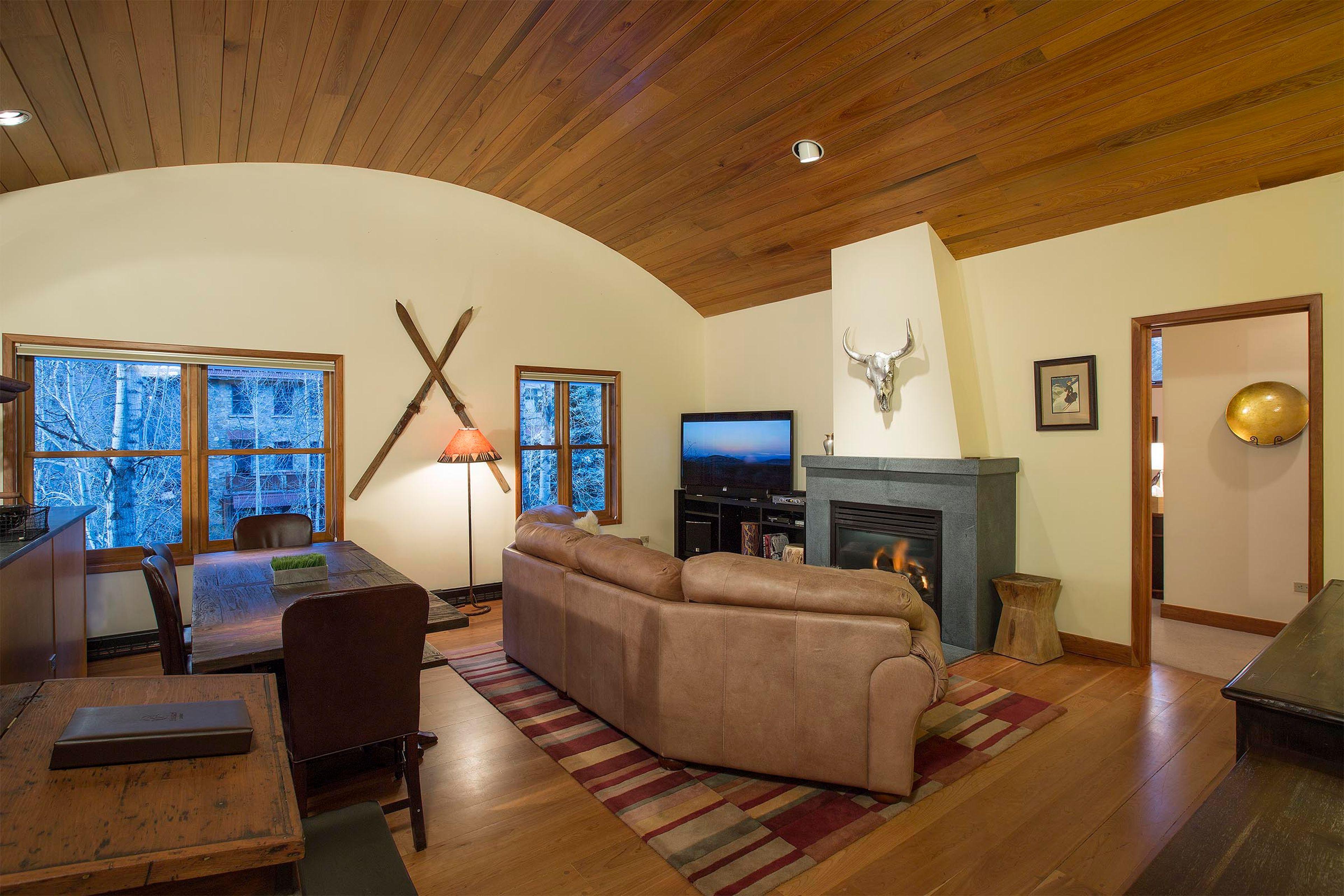 Aparthotel Element 52, Collection