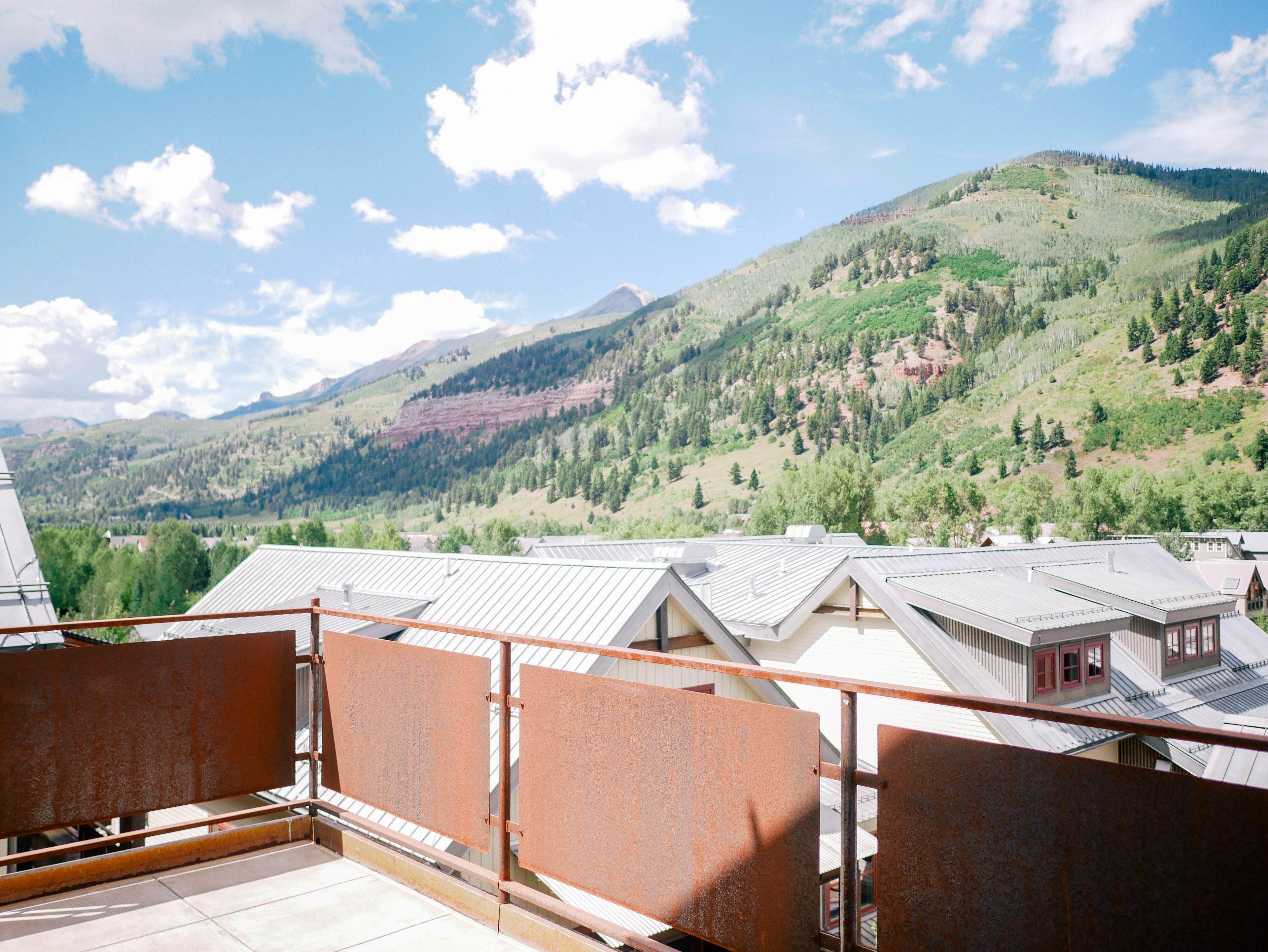 Aparthotel Element 52, Collection