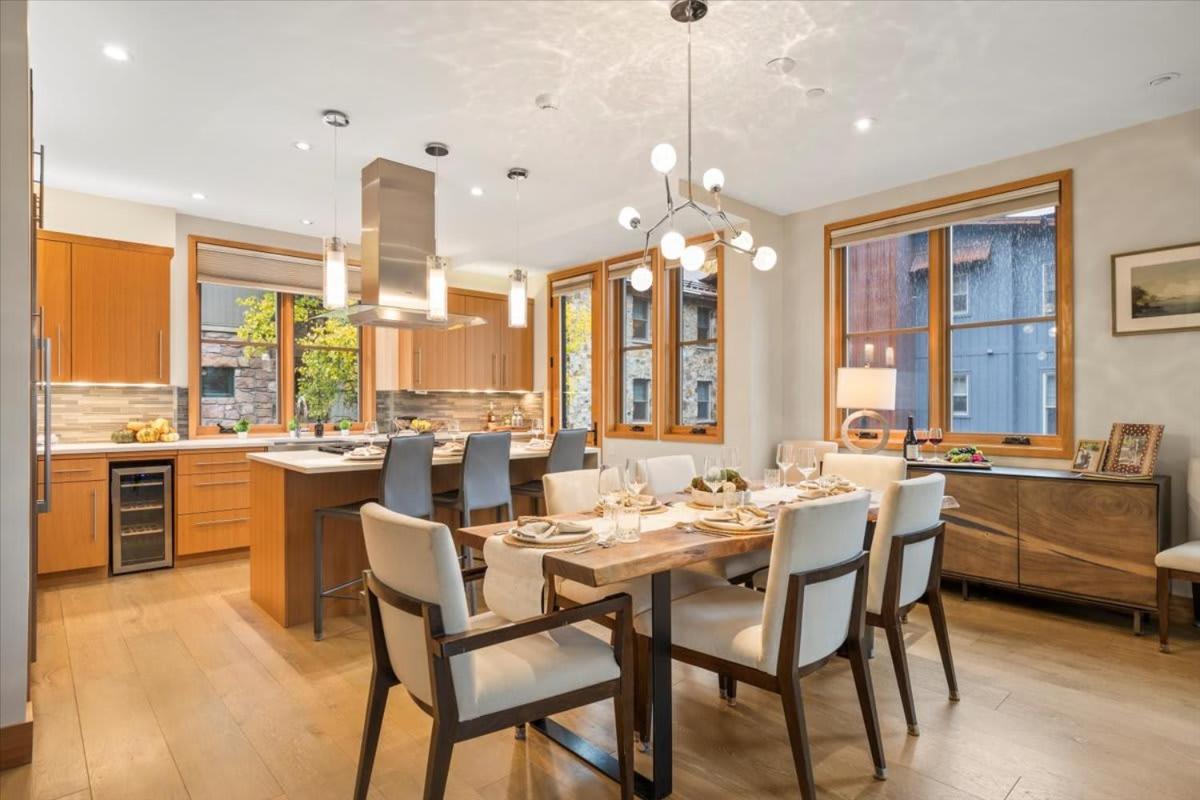 Holiday home Downtown Luxury Retreat Private Hot Tub