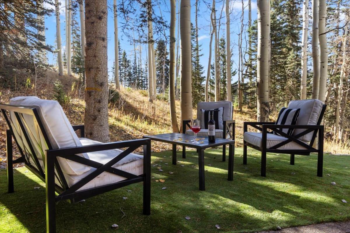 Mountain Village Retreat With Hot Tub Sauna & Views