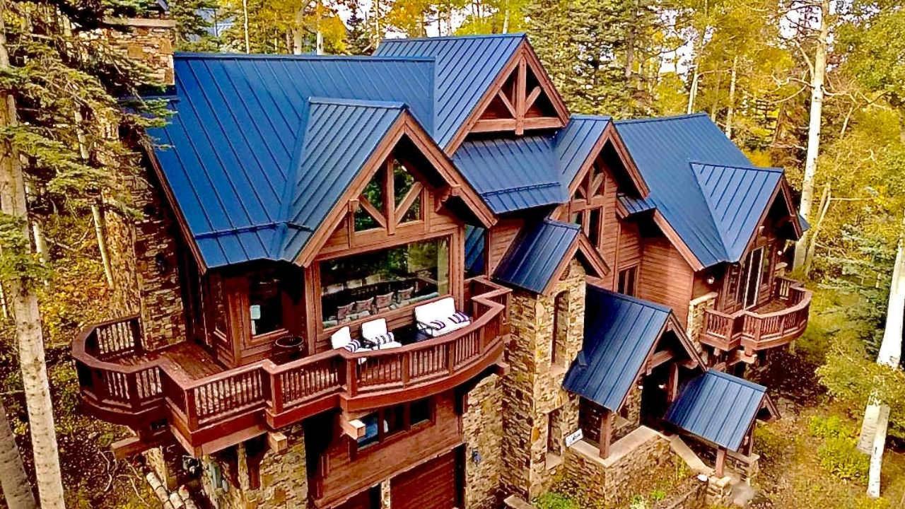 Holiday home Mountain Village Retreat With Hot Tub Sauna & Views