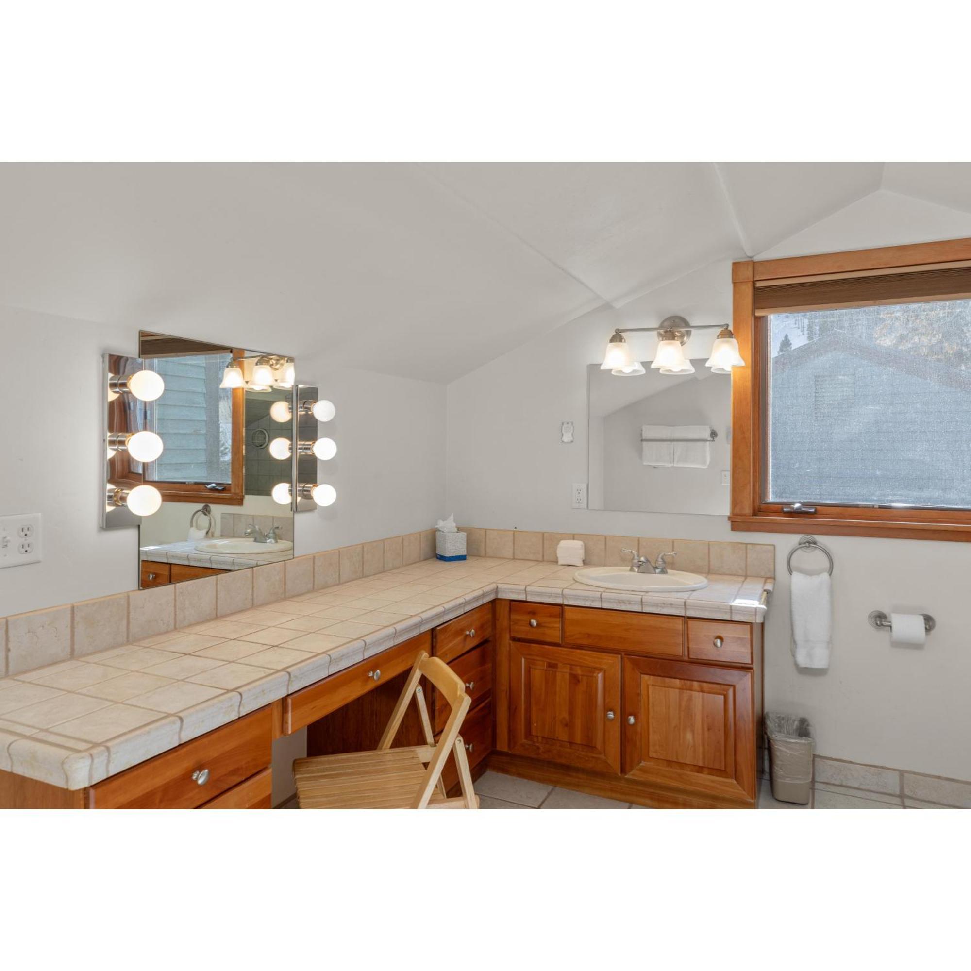 Apartment Perfect Base Lift 7 Hottub Access 3 Bd 3 Ba Sleeps 8 Telluride