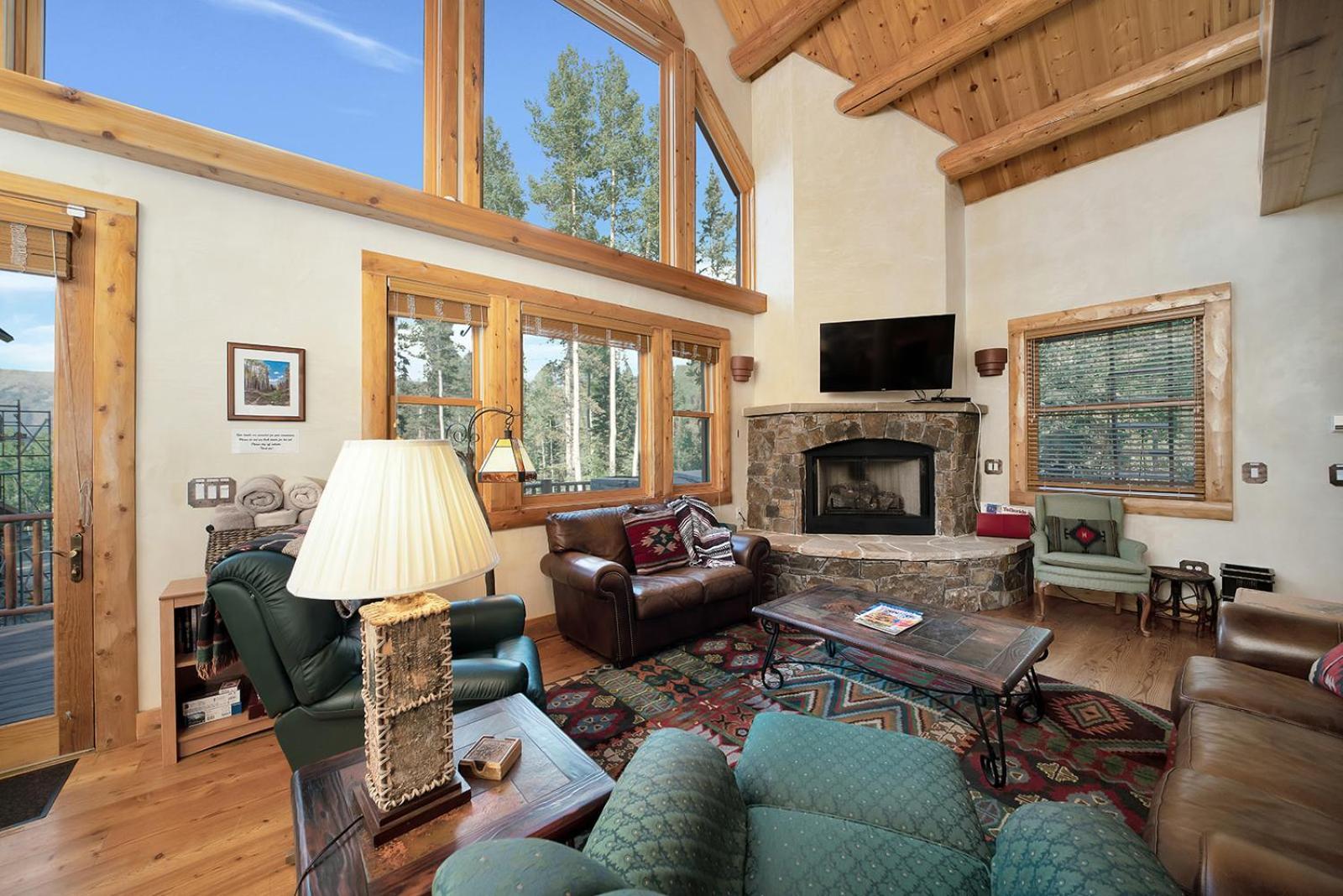Mountain View 2 Ski-in Private Hot Tub 4br 4.5ba Sleeps 8